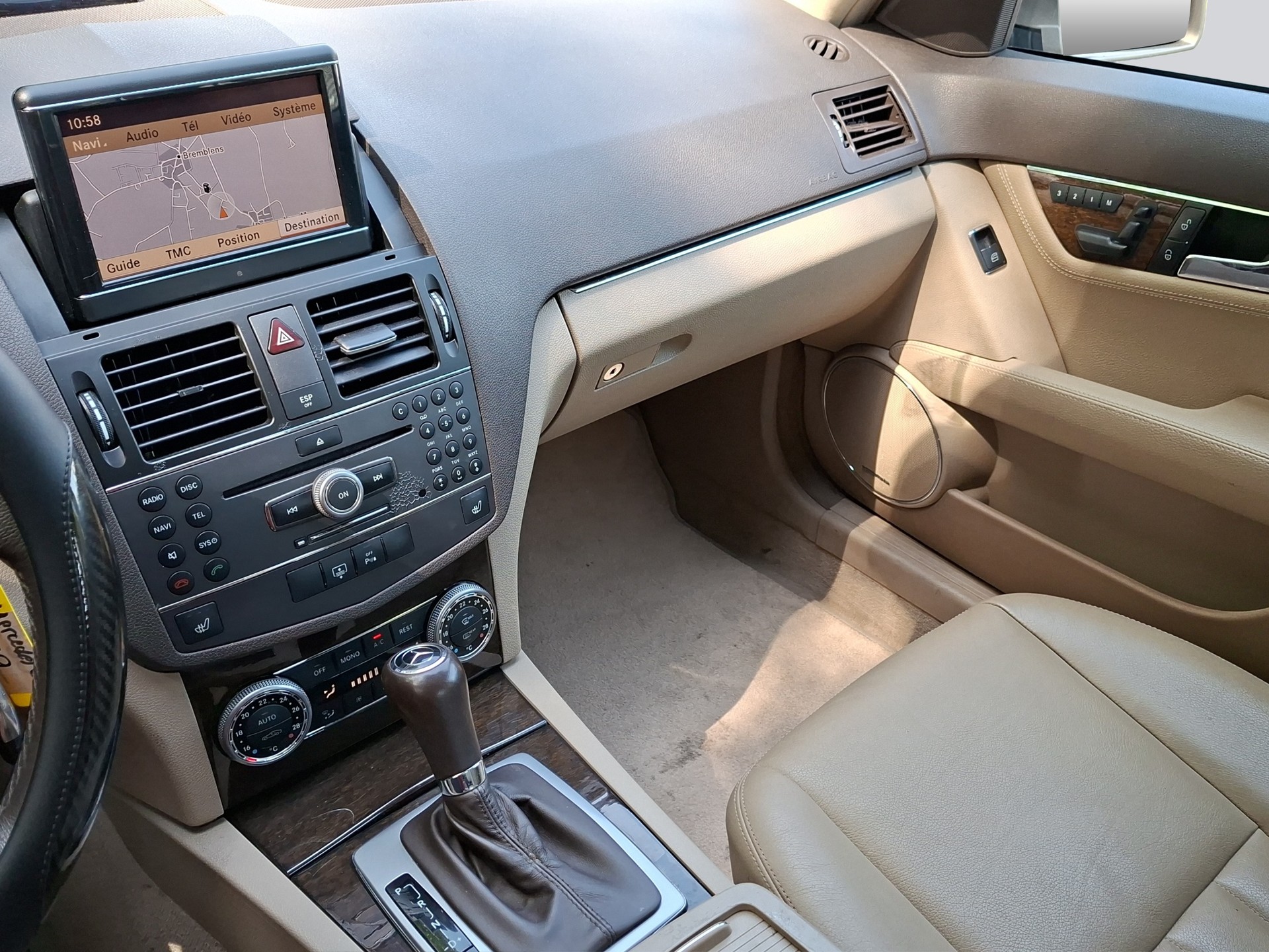 MERCEDES-BENZ C 350 Elégance 4Matic 7G-Tronic-image-13