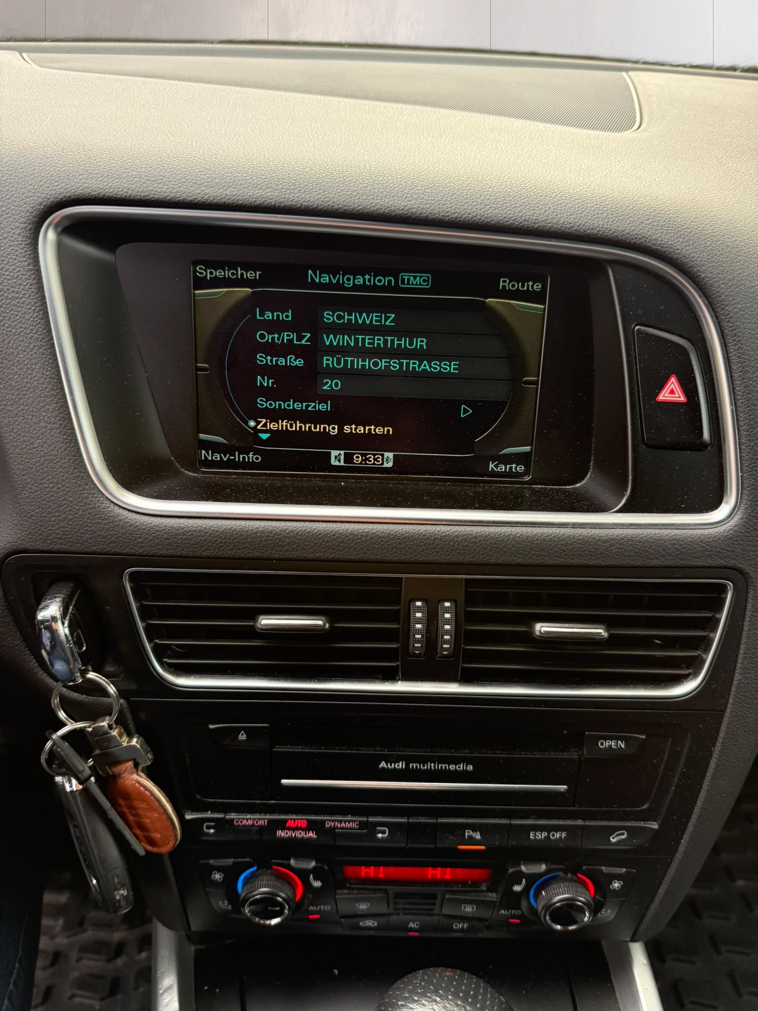 AUDI Q5 2.0 TFSI quattro S-tronic-image-12