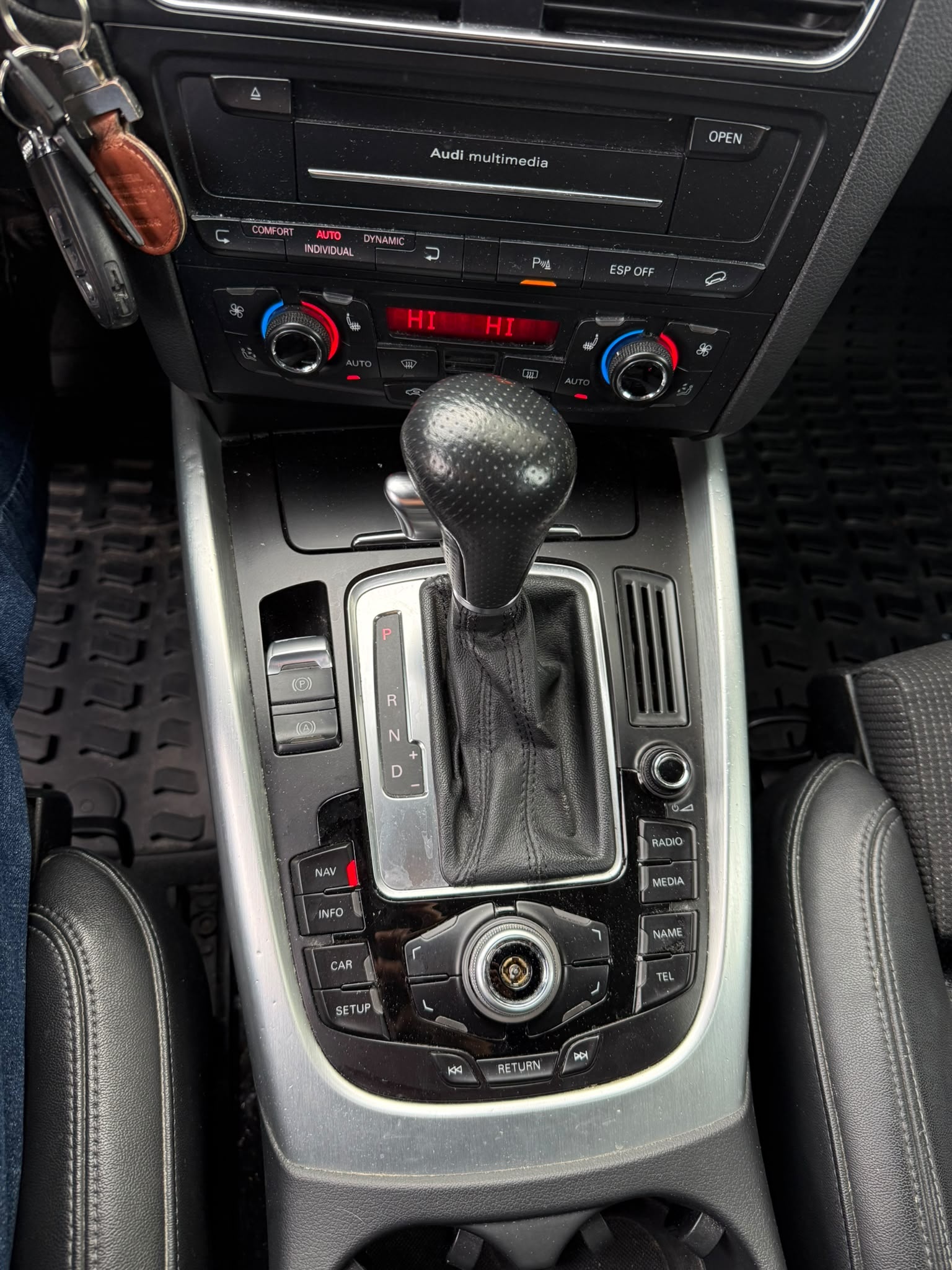 AUDI Q5 2.0 TFSI quattro S-tronic-image-11