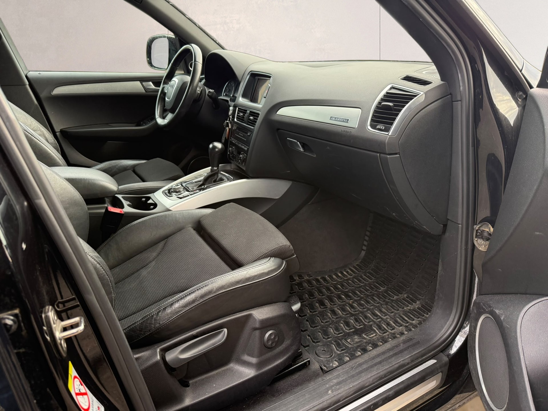 AUDI Q5 2.0 TFSI quattro S-tronic-image-14
