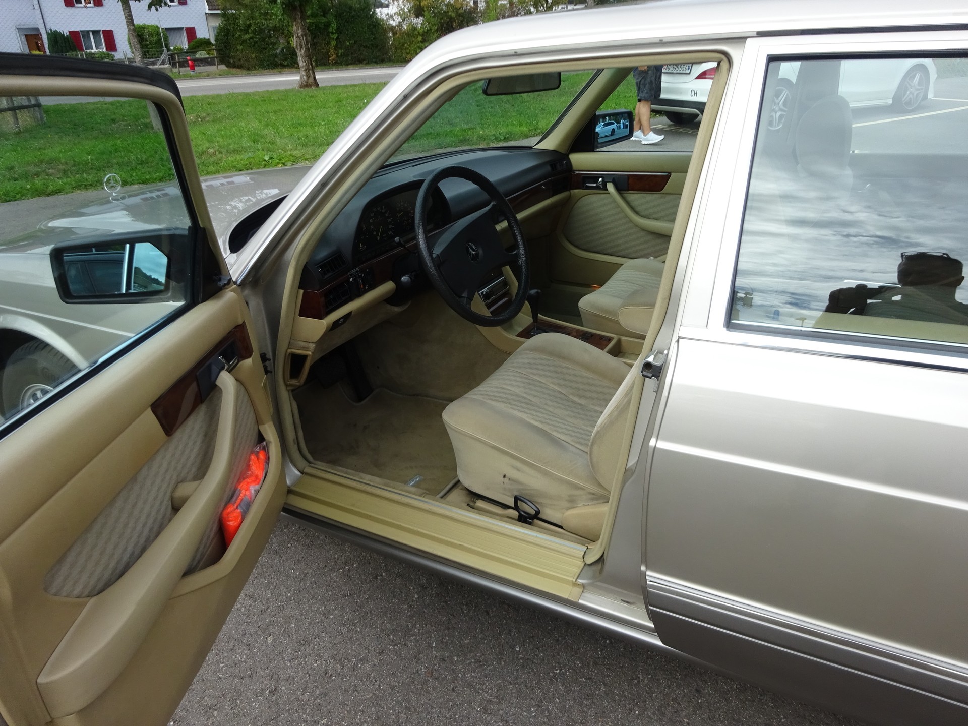 MERCEDES-BENZ 300 SE-image-9