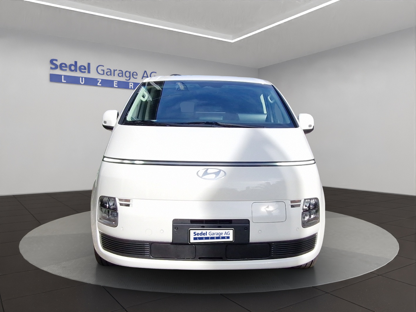 HYUNDAI Staria Cargo 84 kWh Amplia-image-1