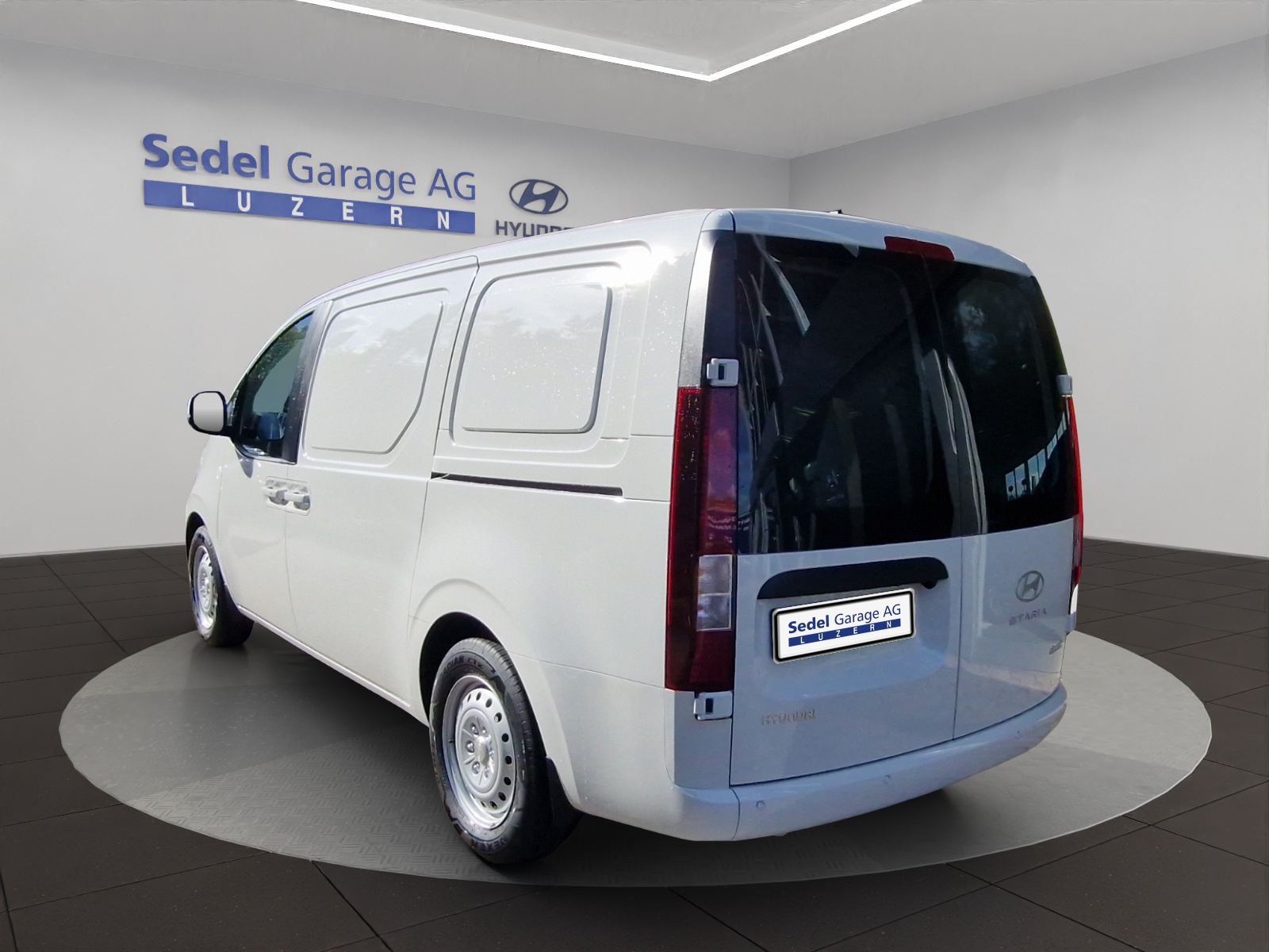 HYUNDAI Staria Cargo 84 kWh Amplia-image-3