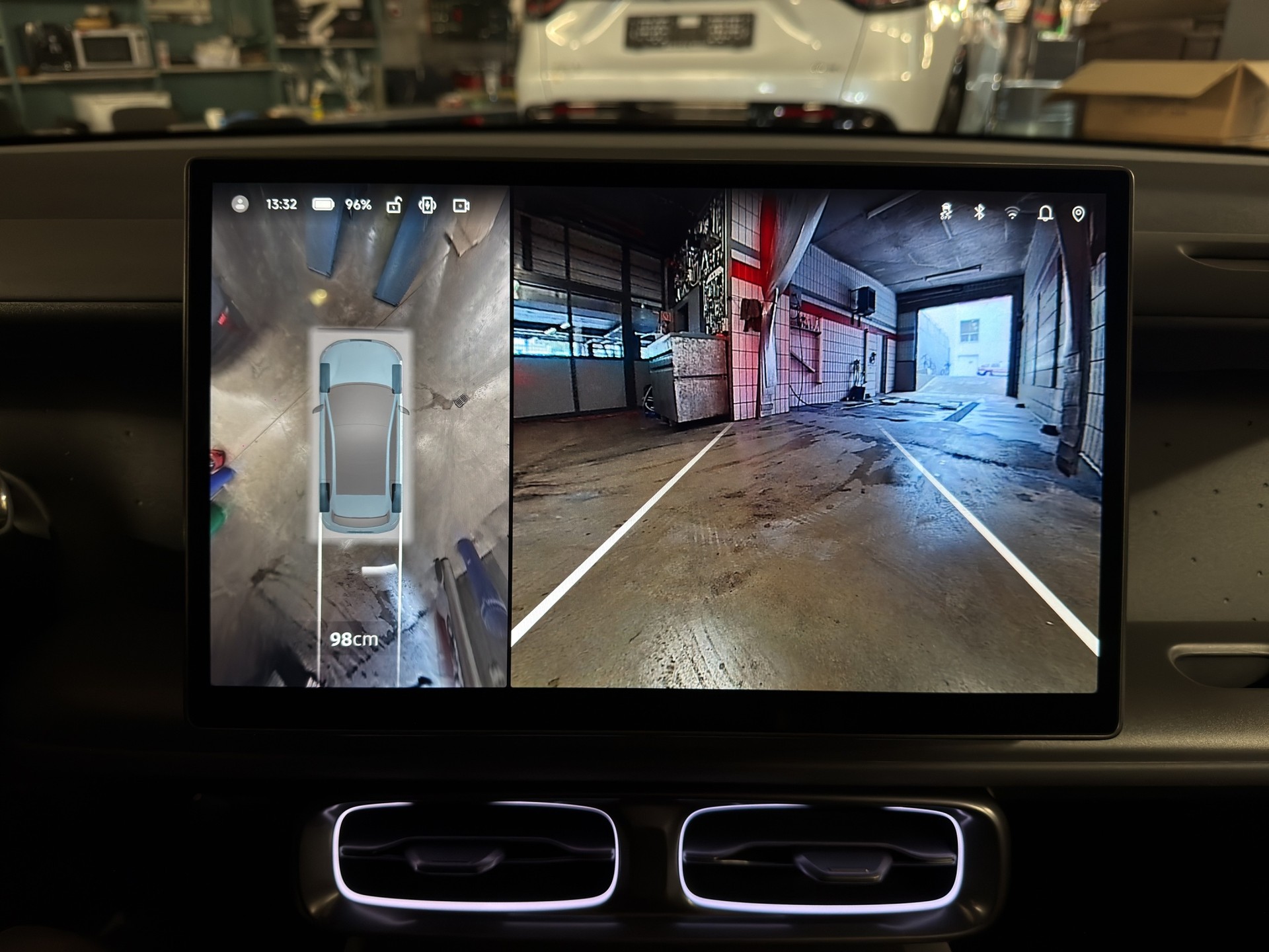 LEAPMOTOR B05 EV-image-12
