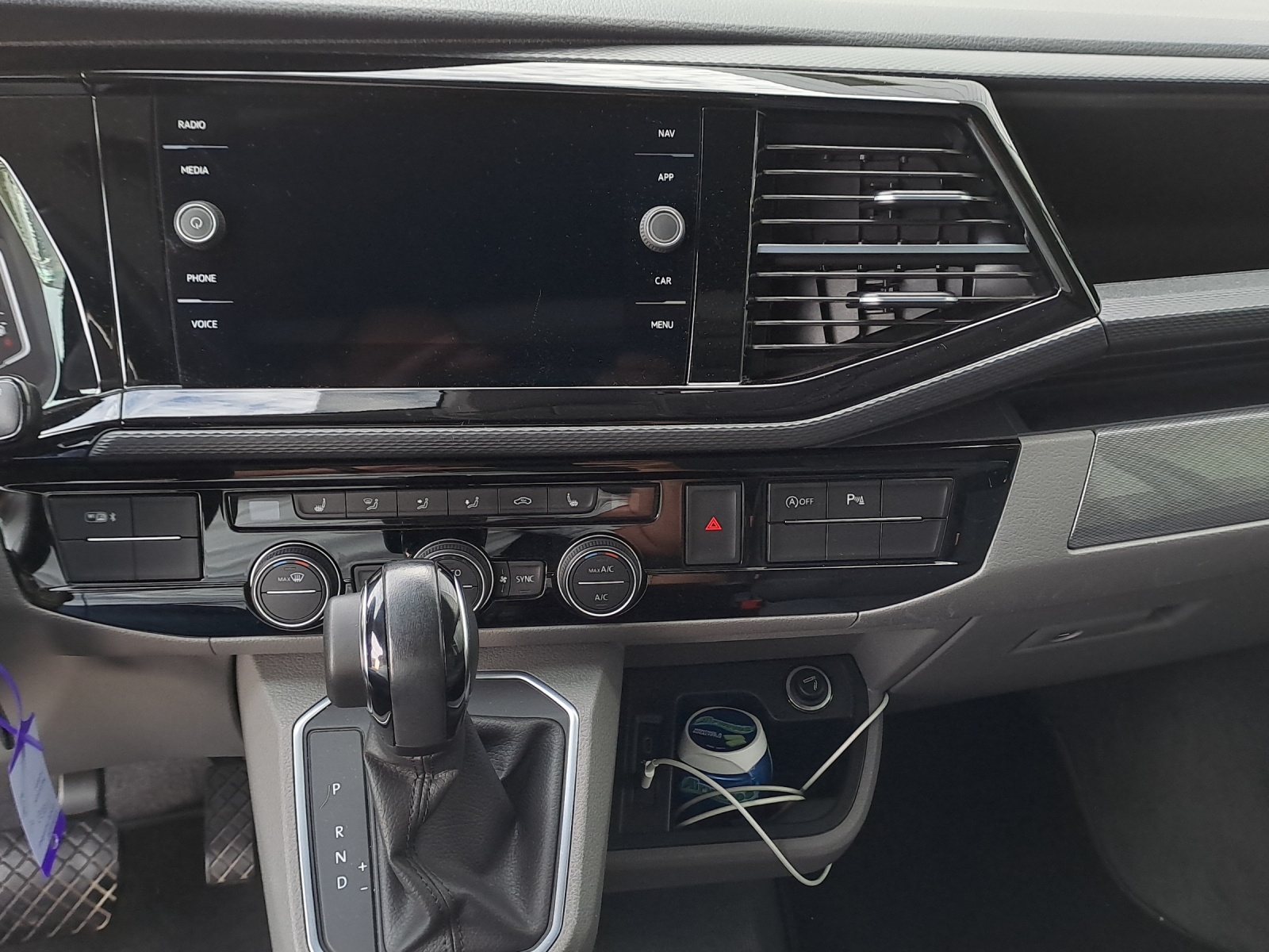 VW T6.1 California 2.0 TDI Ocean Liberty 4Motion DSG-image-10