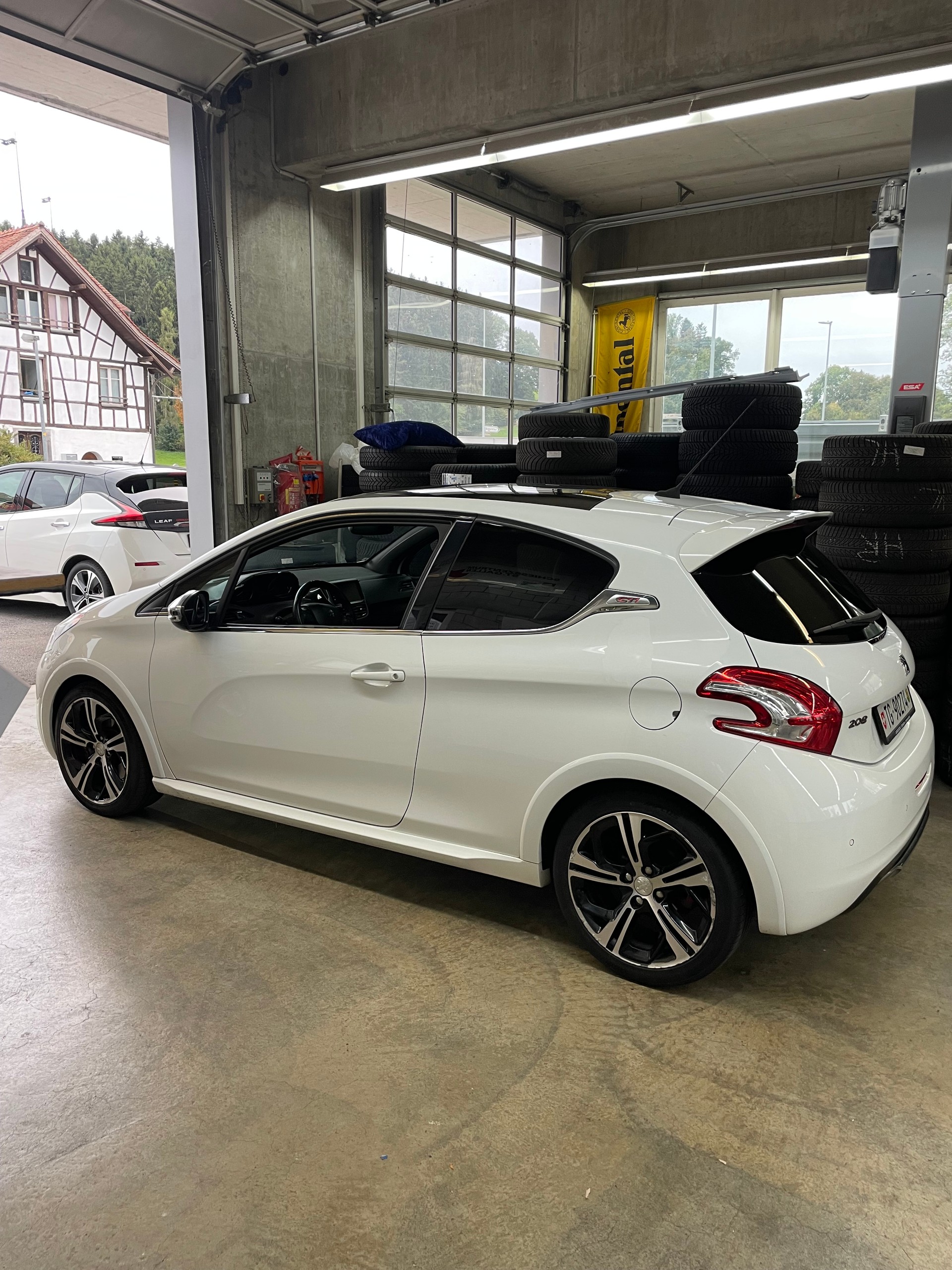 PEUGEOT 1.6 Turbo GTi-image-0