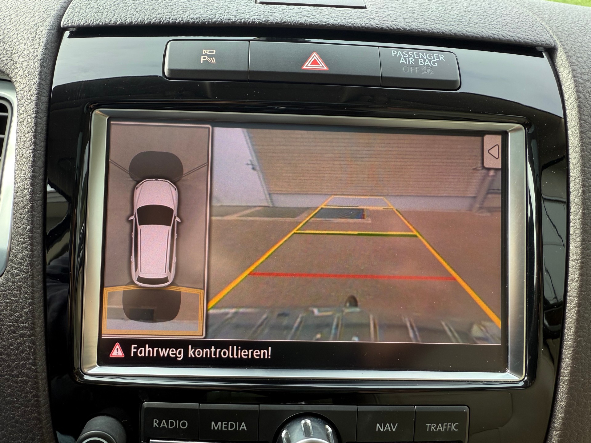 VW Touareg 3.0 TDI BlueMotion Technology Tiptronic-image-6