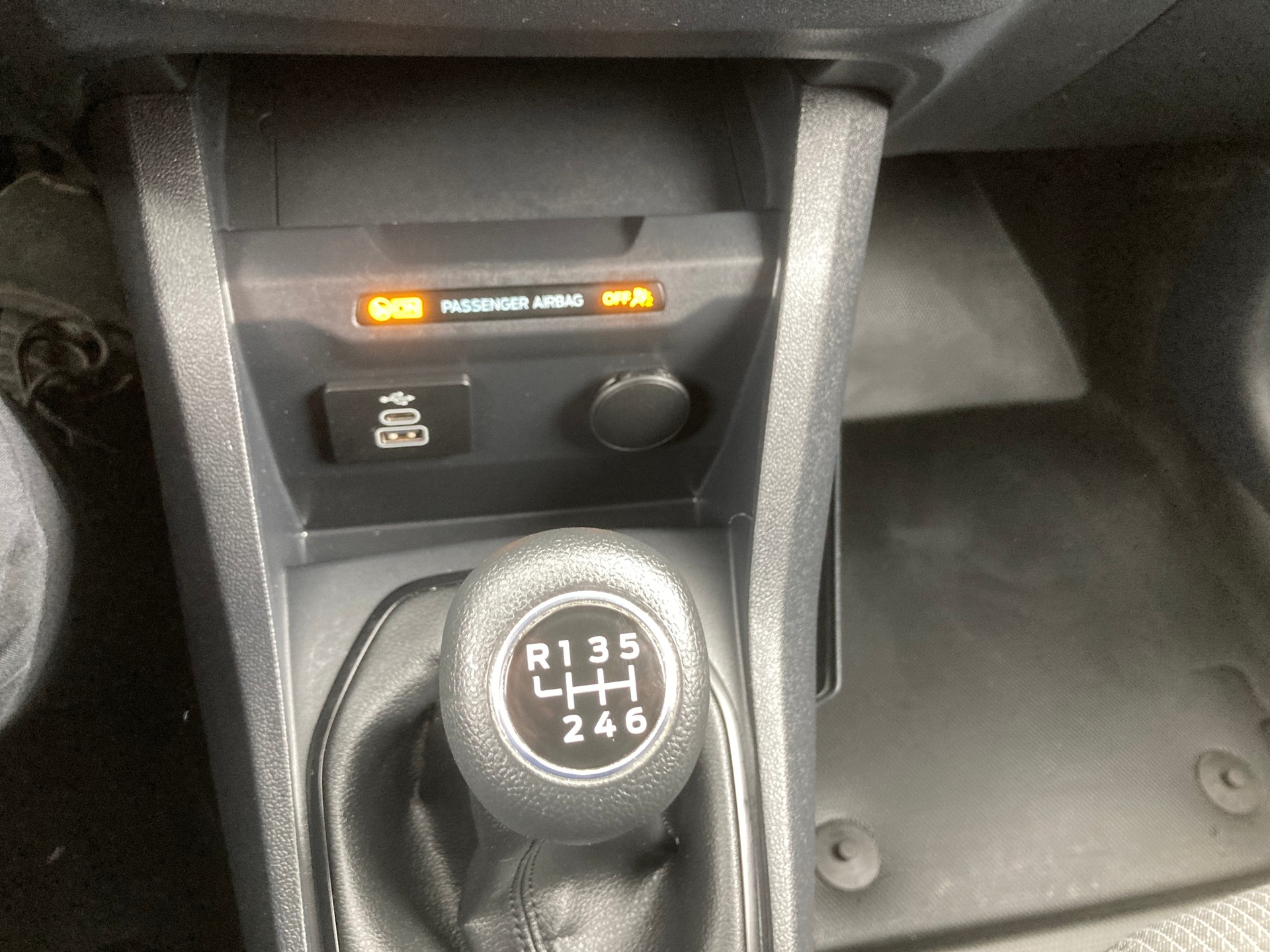 FORD Transit Courier Van 1.0 EcoBoost Trend-image-10