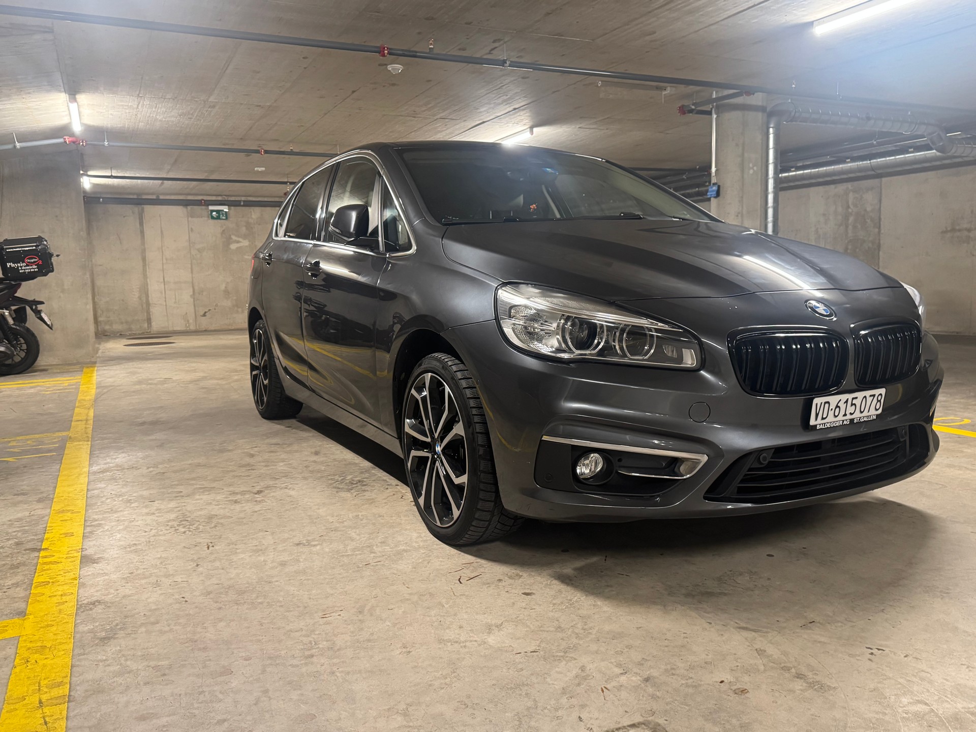 BMW 220d-image-0