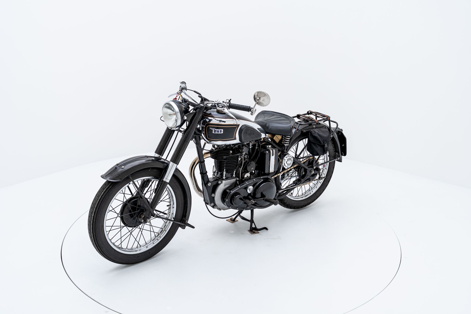 BSA B31-showroom-element-2