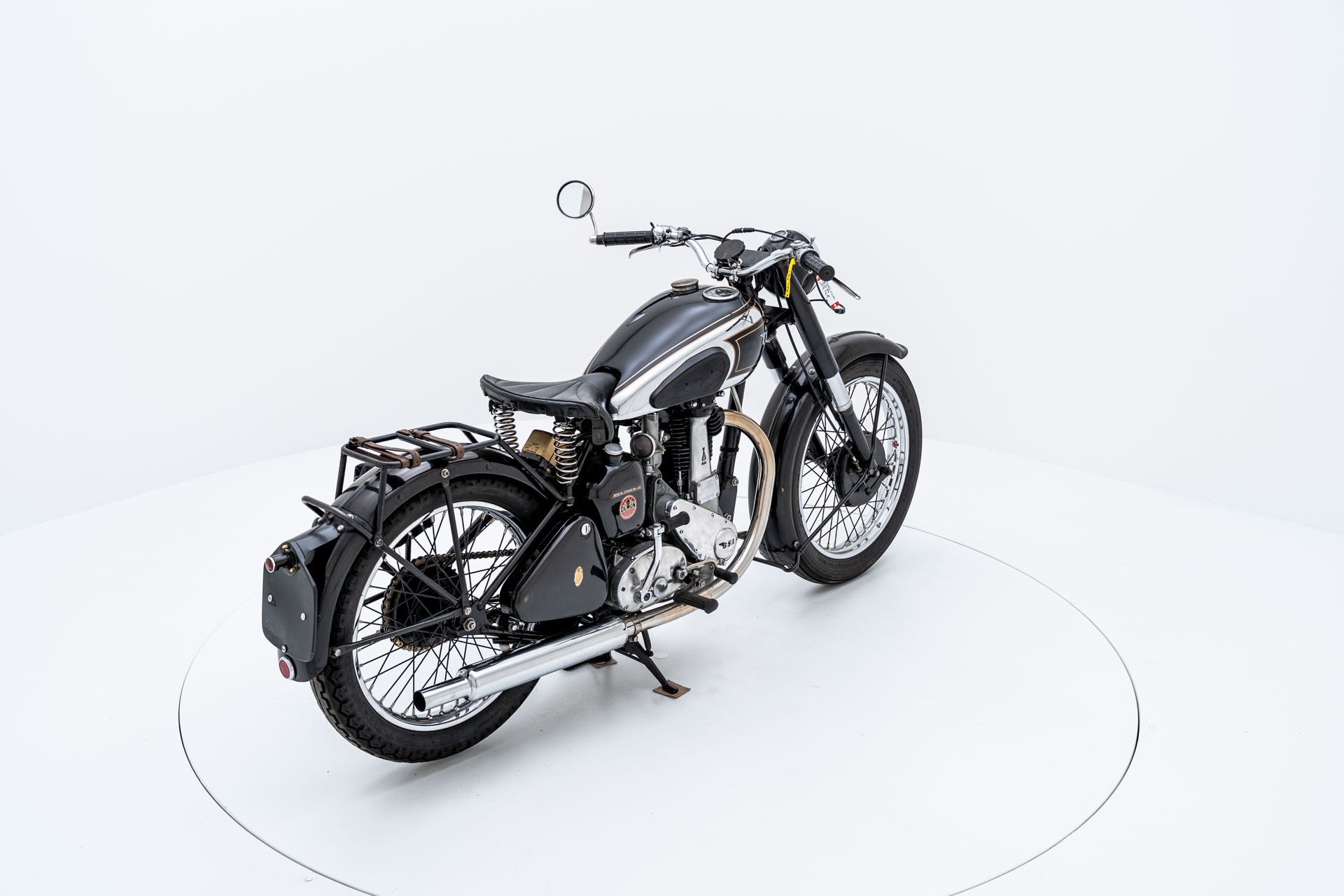 BSA B31-showroom-element-3