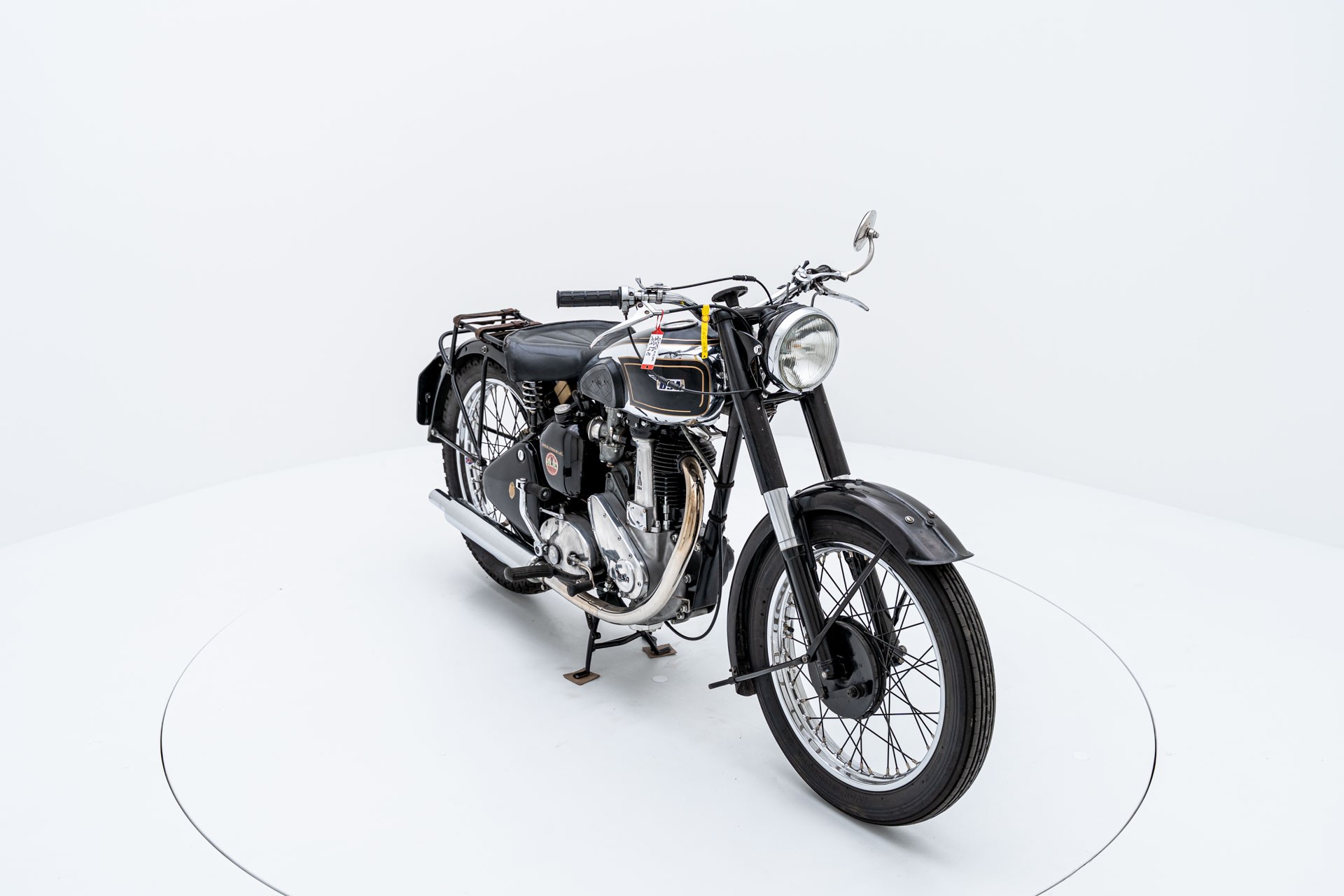 BSA B31-showroom-element-1