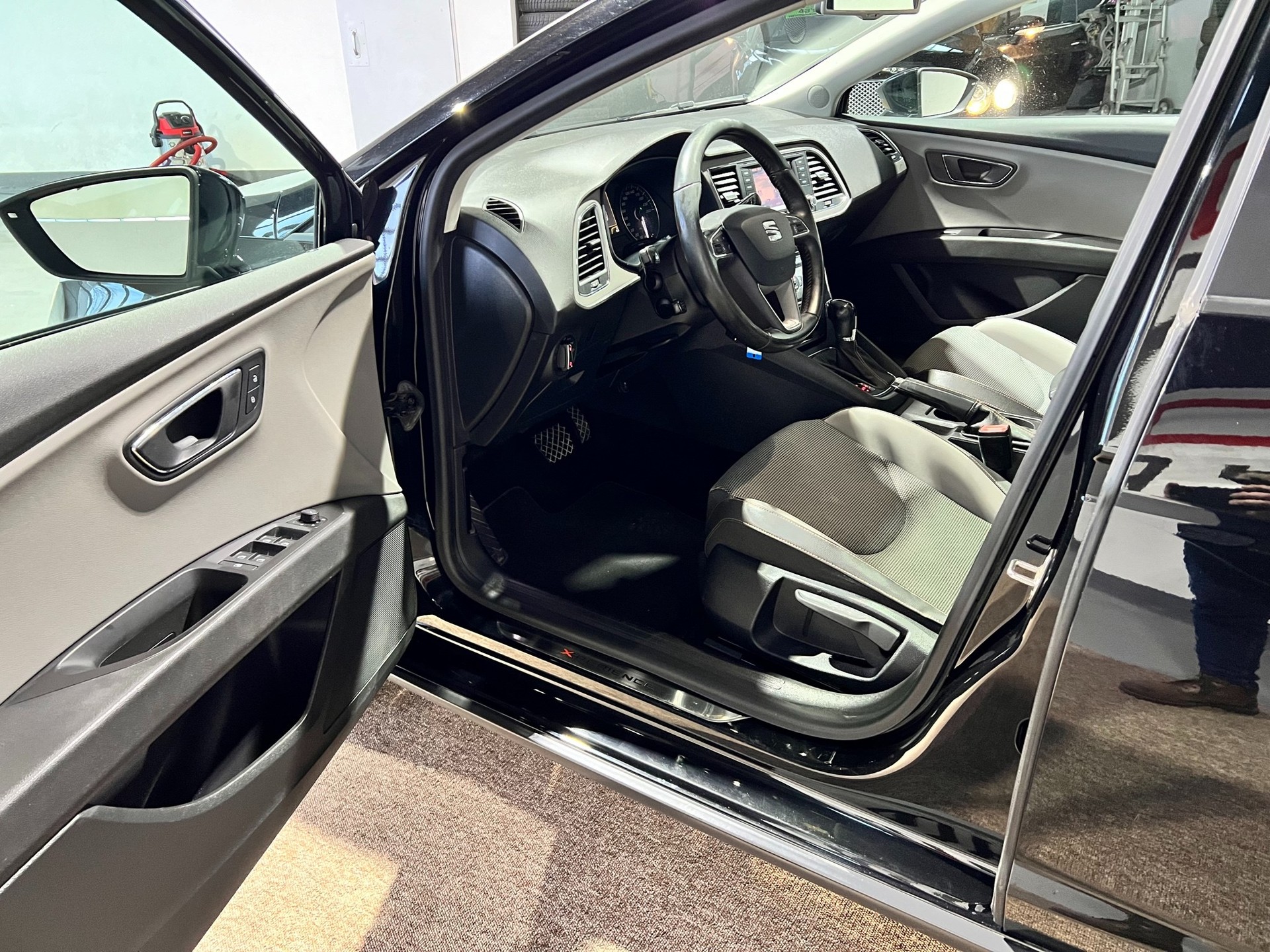 SEAT Leon ST 2.0 TDI X-Perience 4Drive DSG-image-10