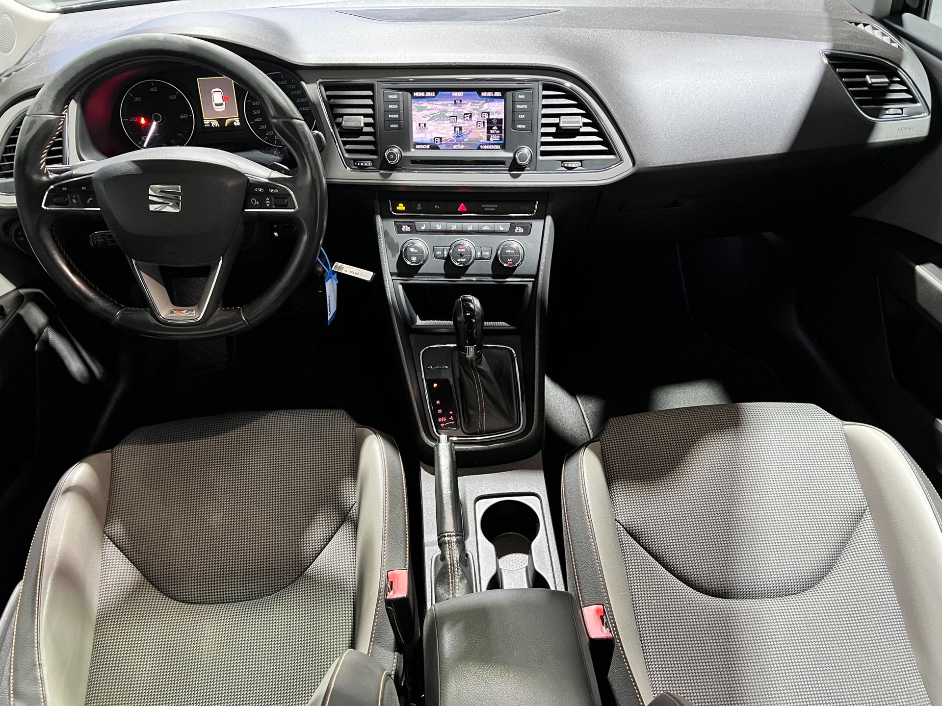 SEAT Leon ST 2.0 TDI X-Perience 4Drive DSG-image-9