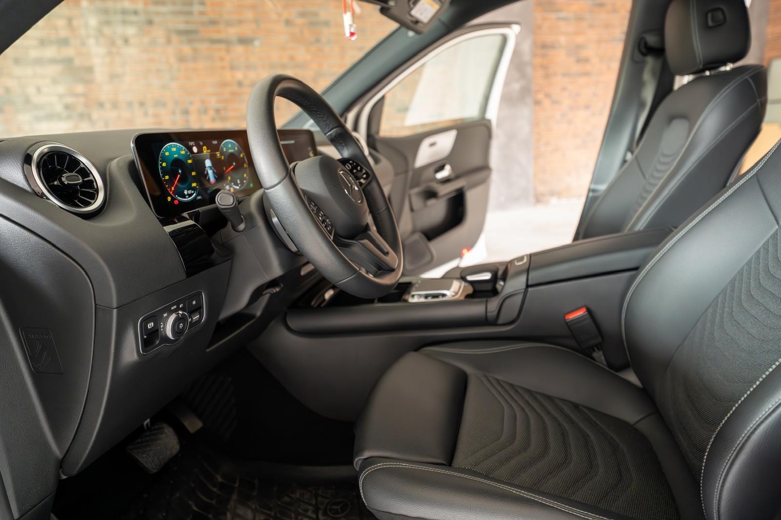 MERCEDES-BENZ B 220 4Matic Style 7G-DCT-image-5