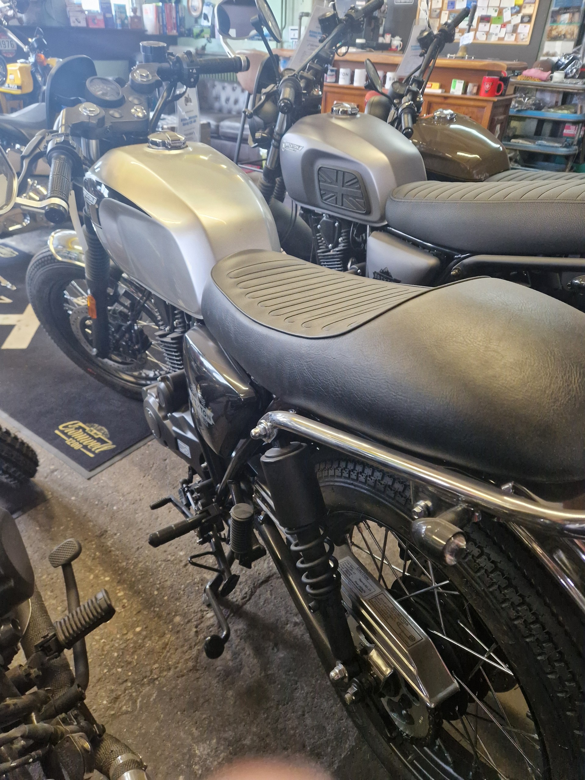 BRIXTON Café Racer-image-2