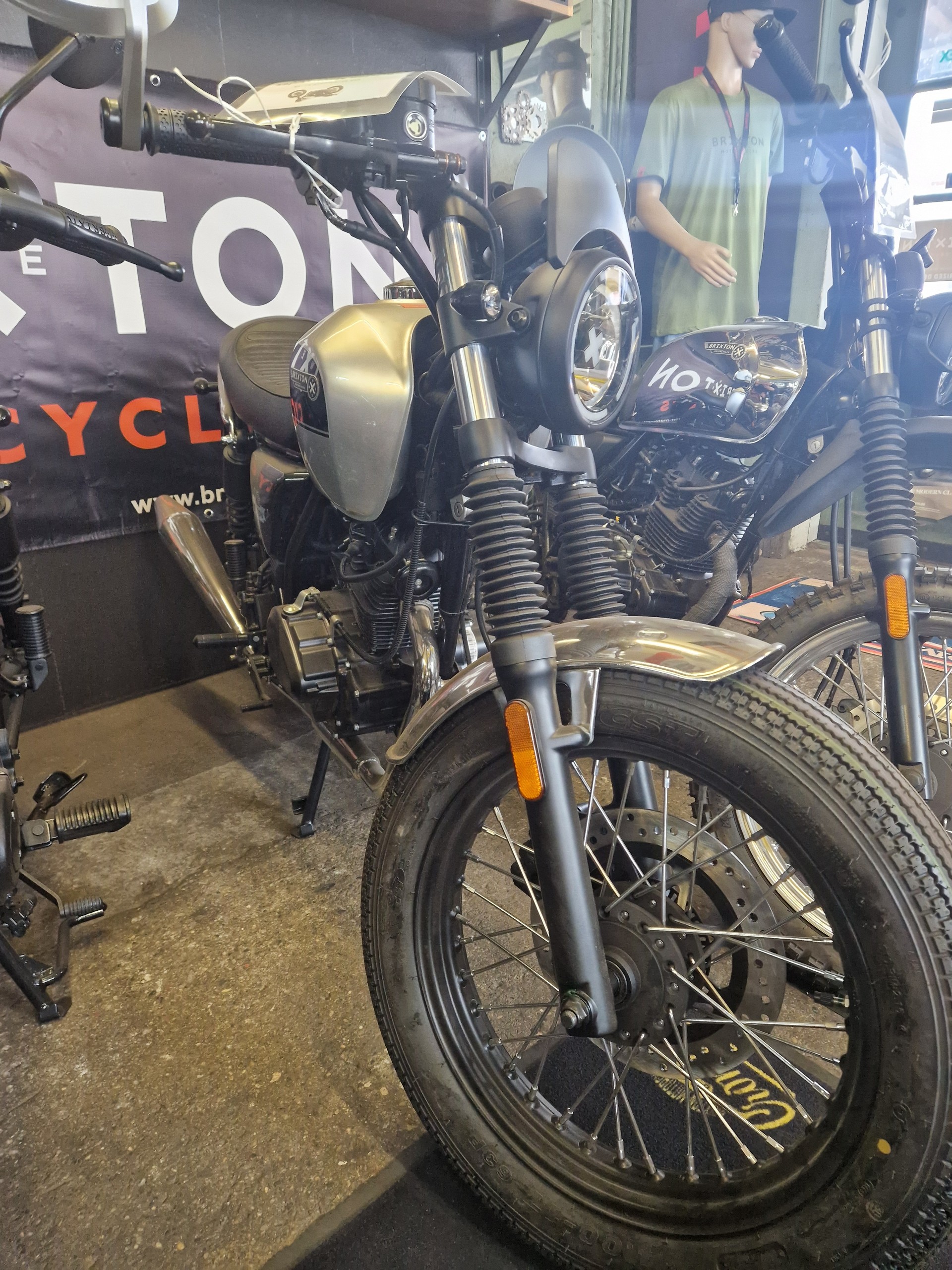BRIXTON Café Racer-image-3