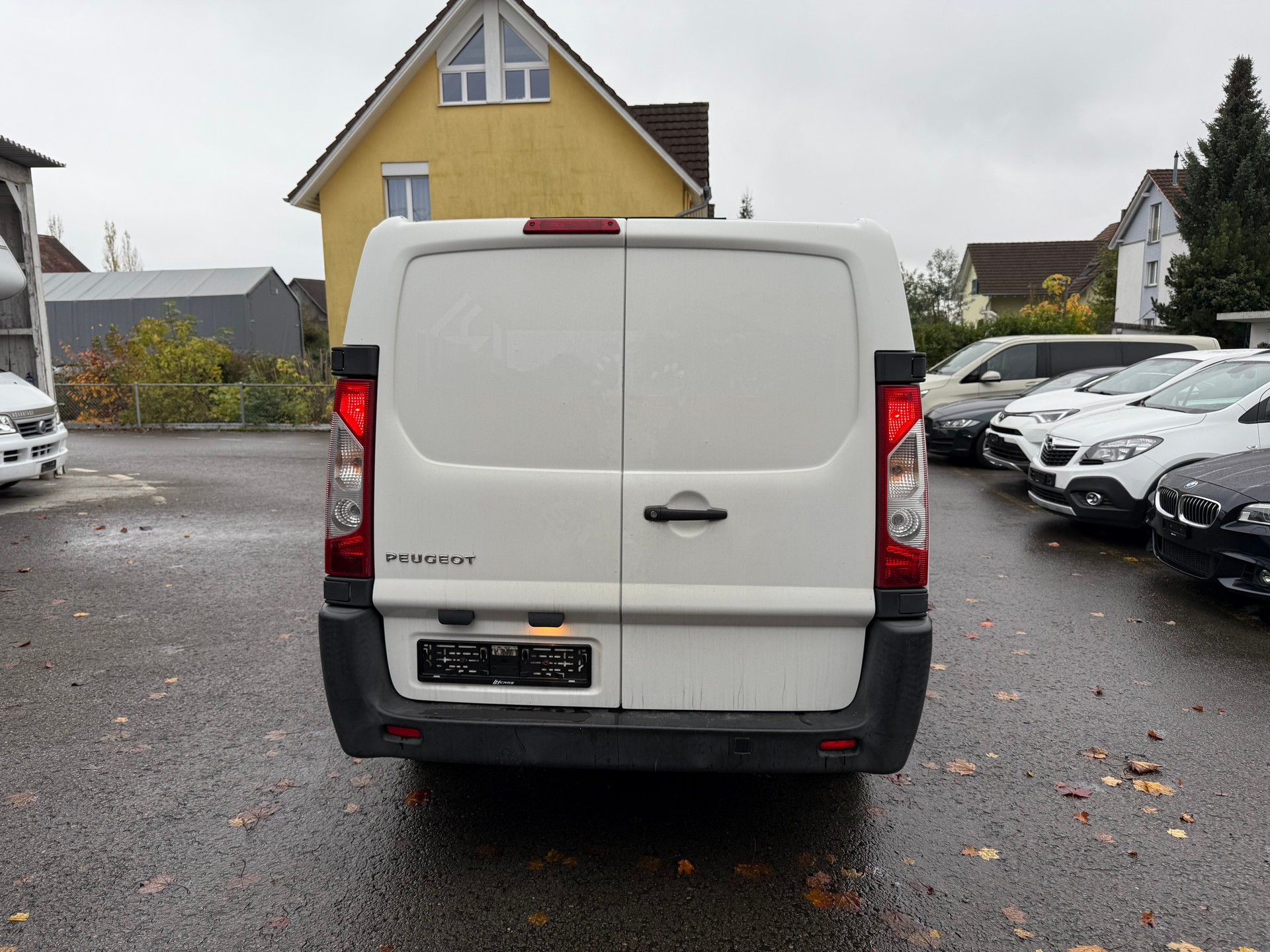 PEUGEOT Expert 2.0 HDi 229 L2H1-image-3