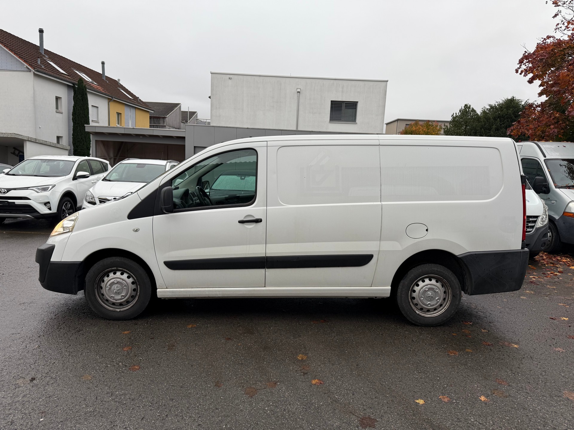 PEUGEOT Expert 2.0 HDi 229 L2H1-image-1