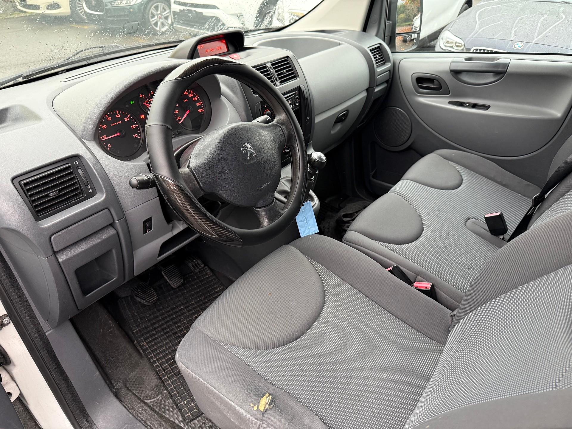PEUGEOT Expert 2.0 HDi 229 L2H1-image-9