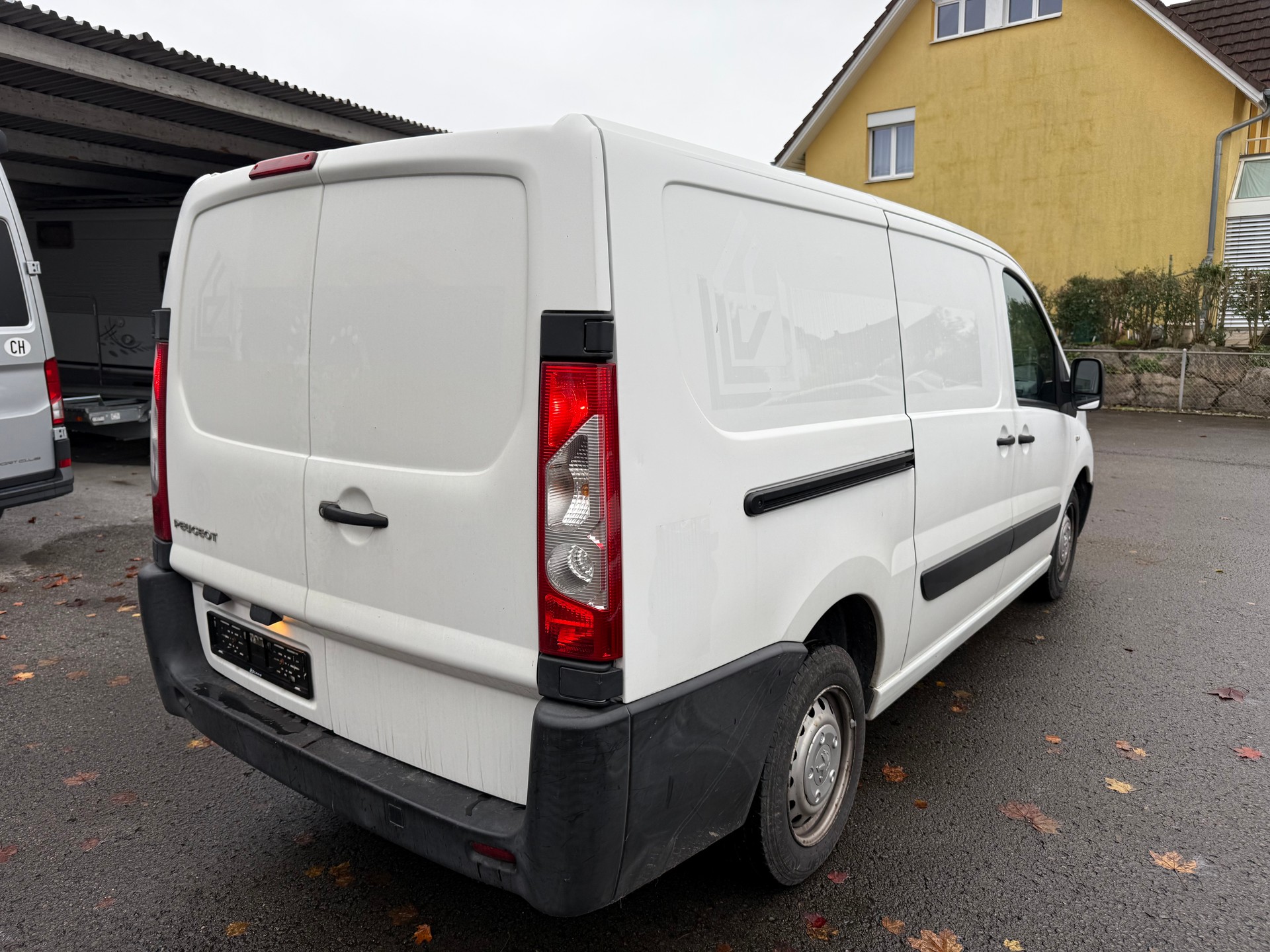 PEUGEOT Expert 2.0 HDi 229 L2H1-image-4