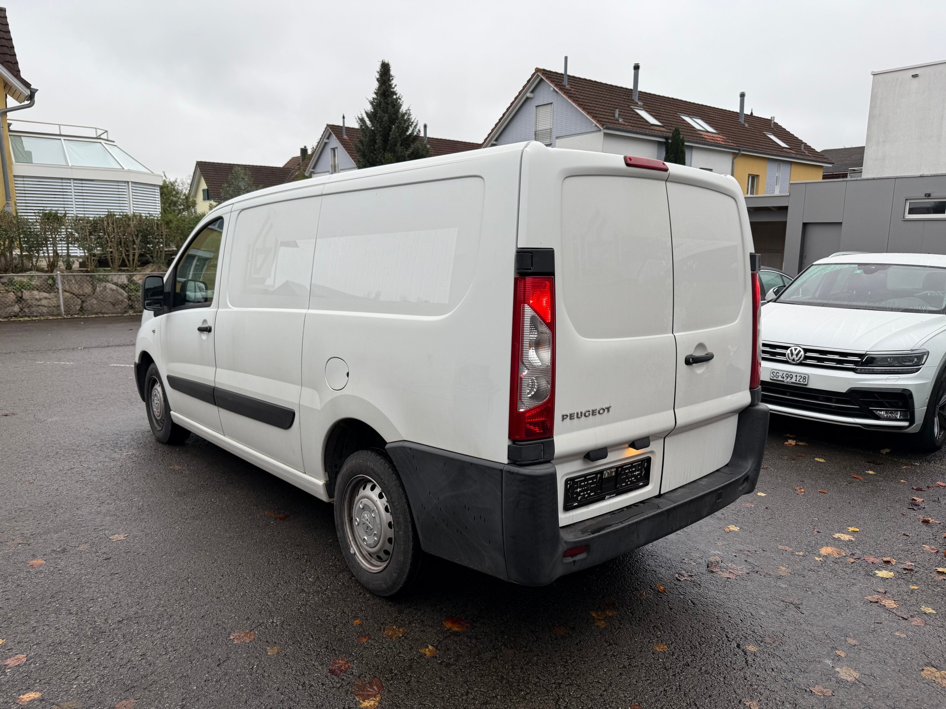 PEUGEOT Expert 2.0 HDi 229 L2H1-image-2