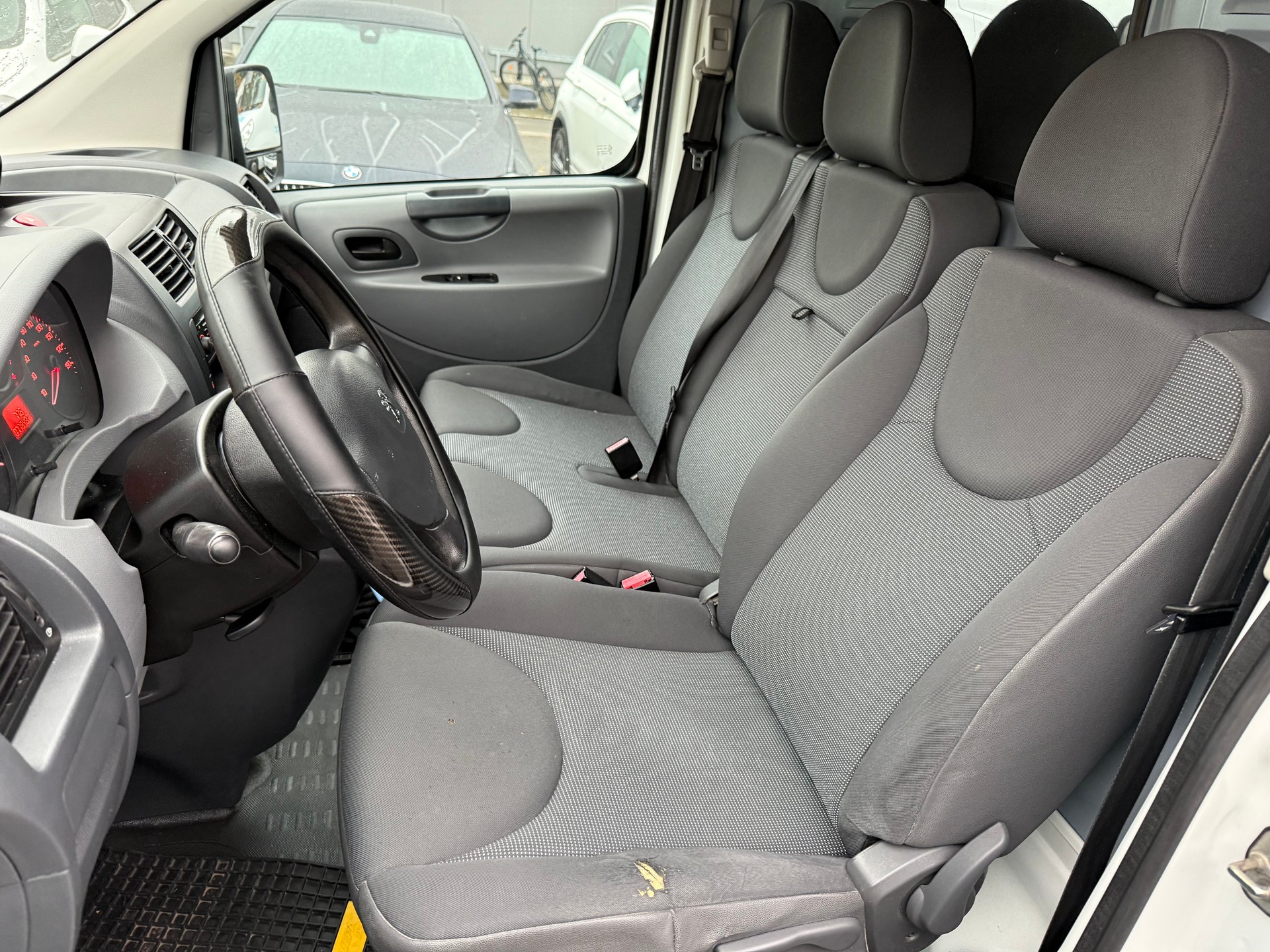 PEUGEOT Expert 2.0 HDi 229 L2H1-image-11