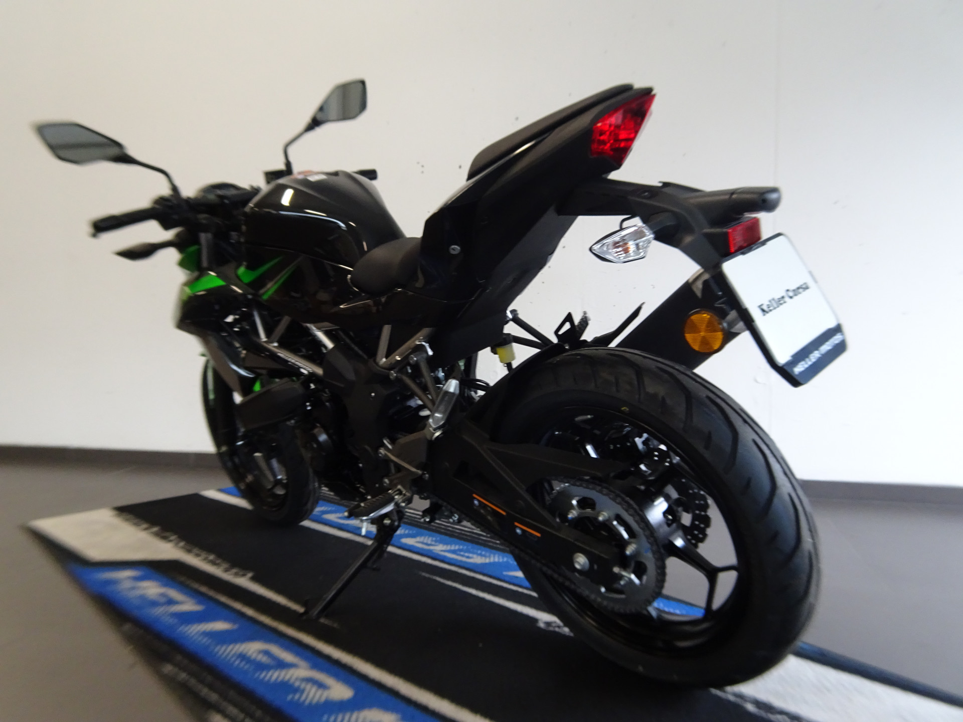 KAWASAKI Z 125-showroom-element-3