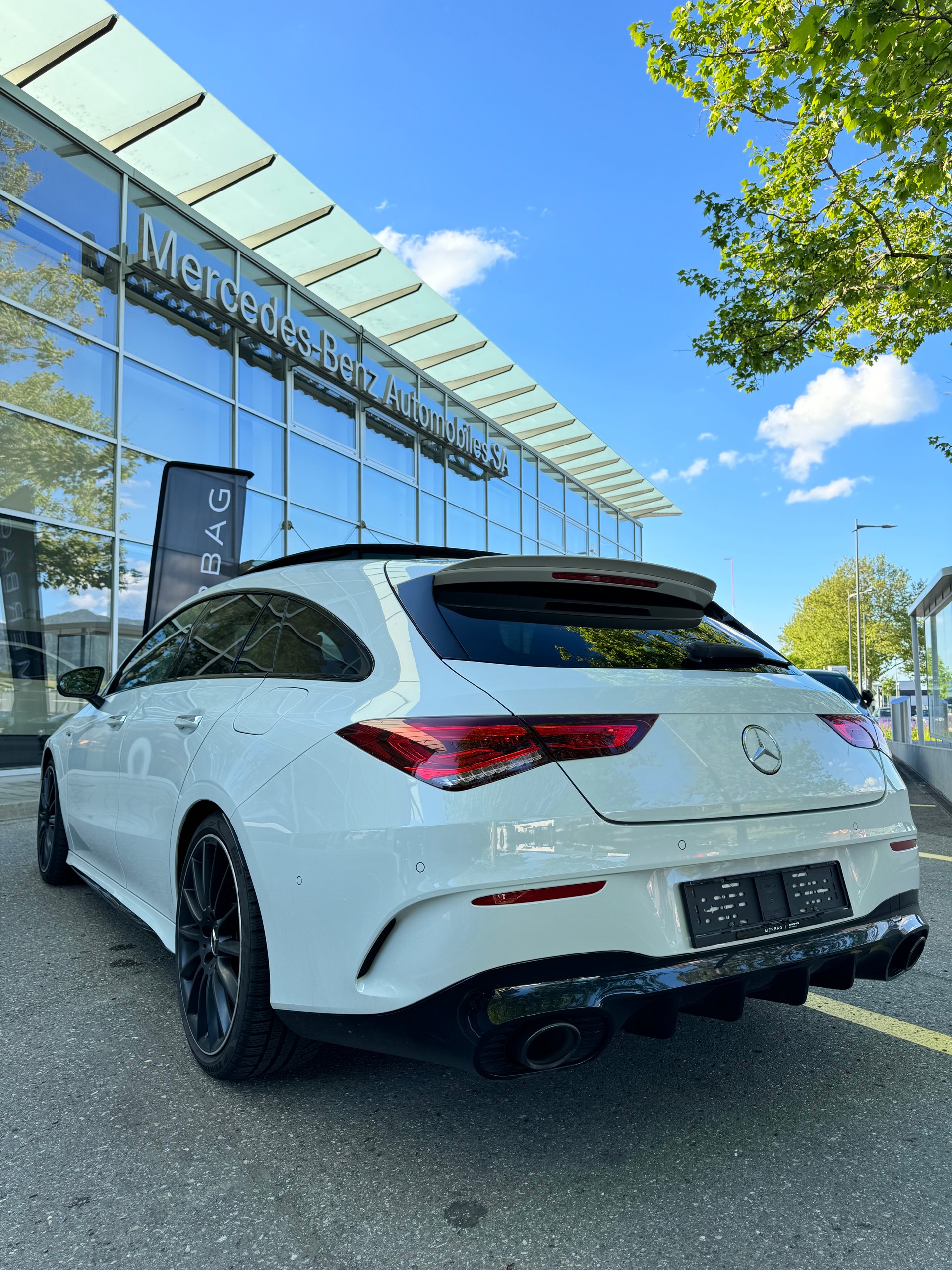 MERCEDES-BENZ CLA 35 AMG Shooting Brake 4Matic 7G-DCT-image-3