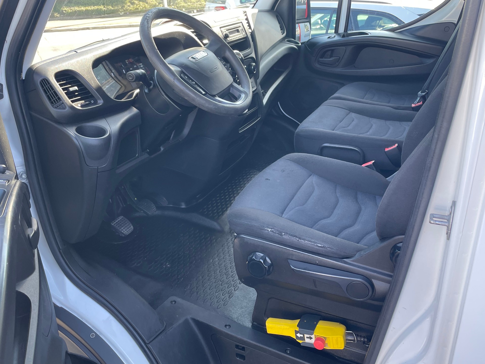 IVECO 33 S 14-image-11