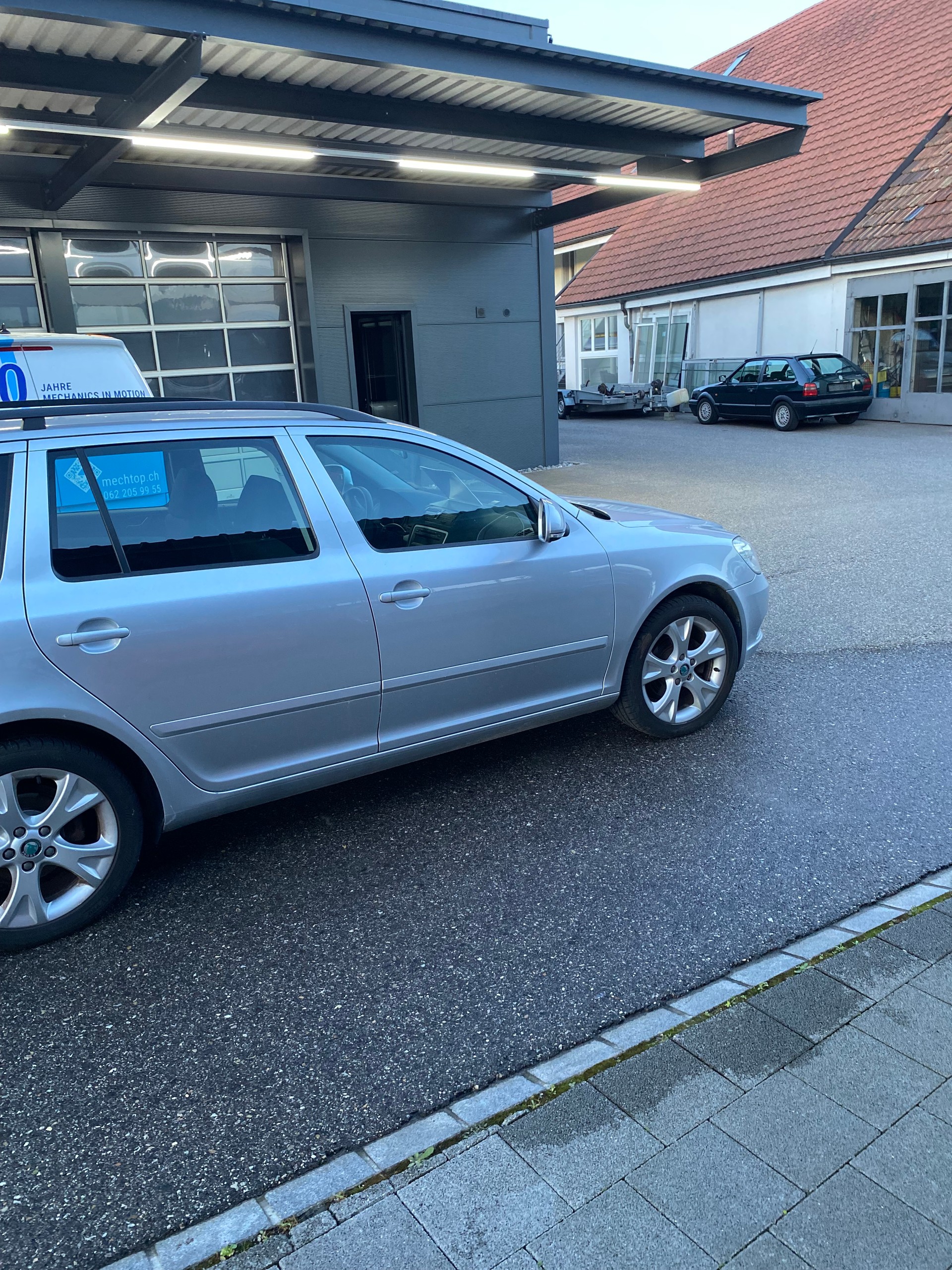 SKODA Octavia 1.4 TSI Elegance-image-6
