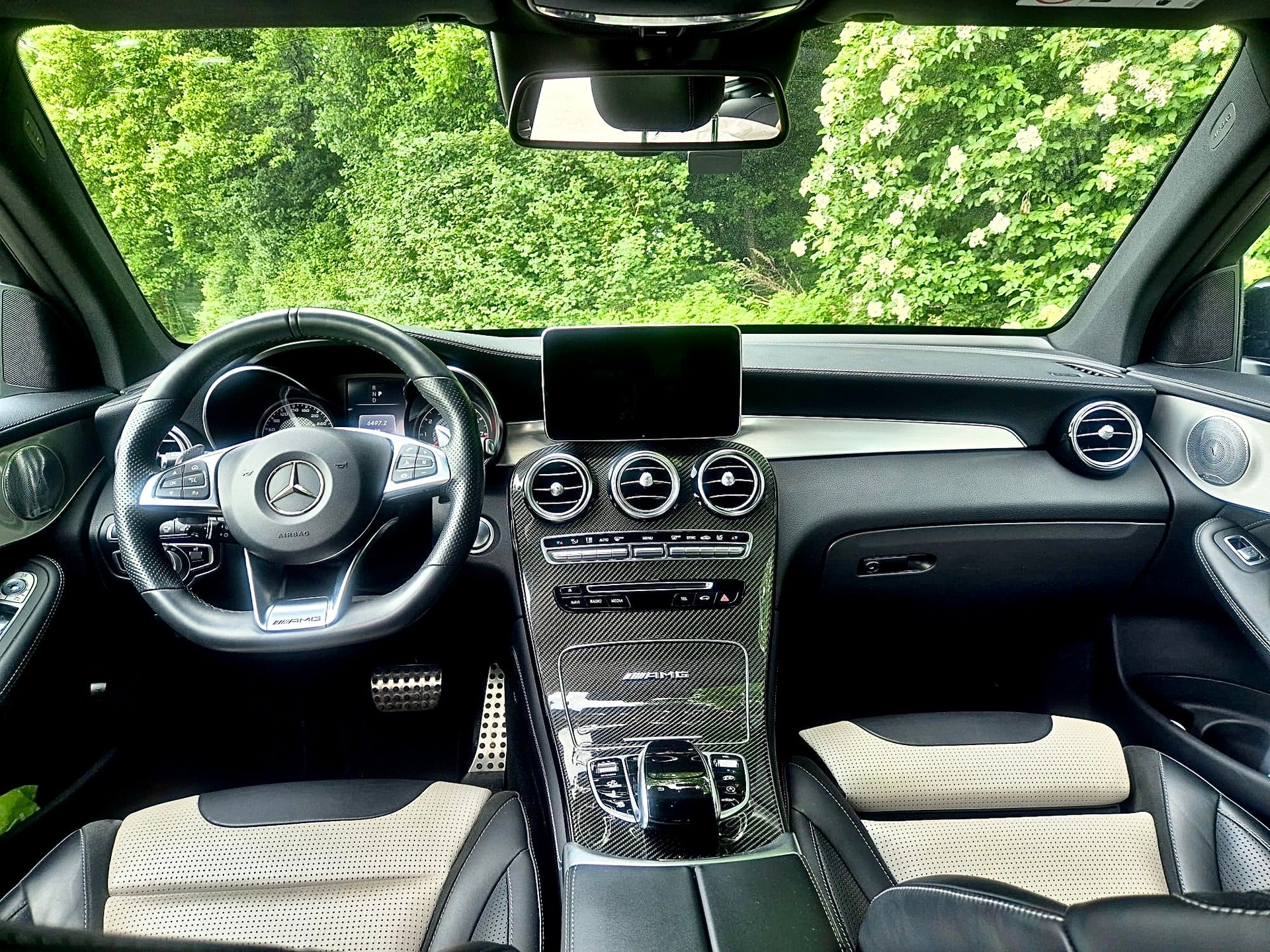 MERCEDES-BENZ GLC 63 AMG 4Matic+ 9G-Tronic-image-11