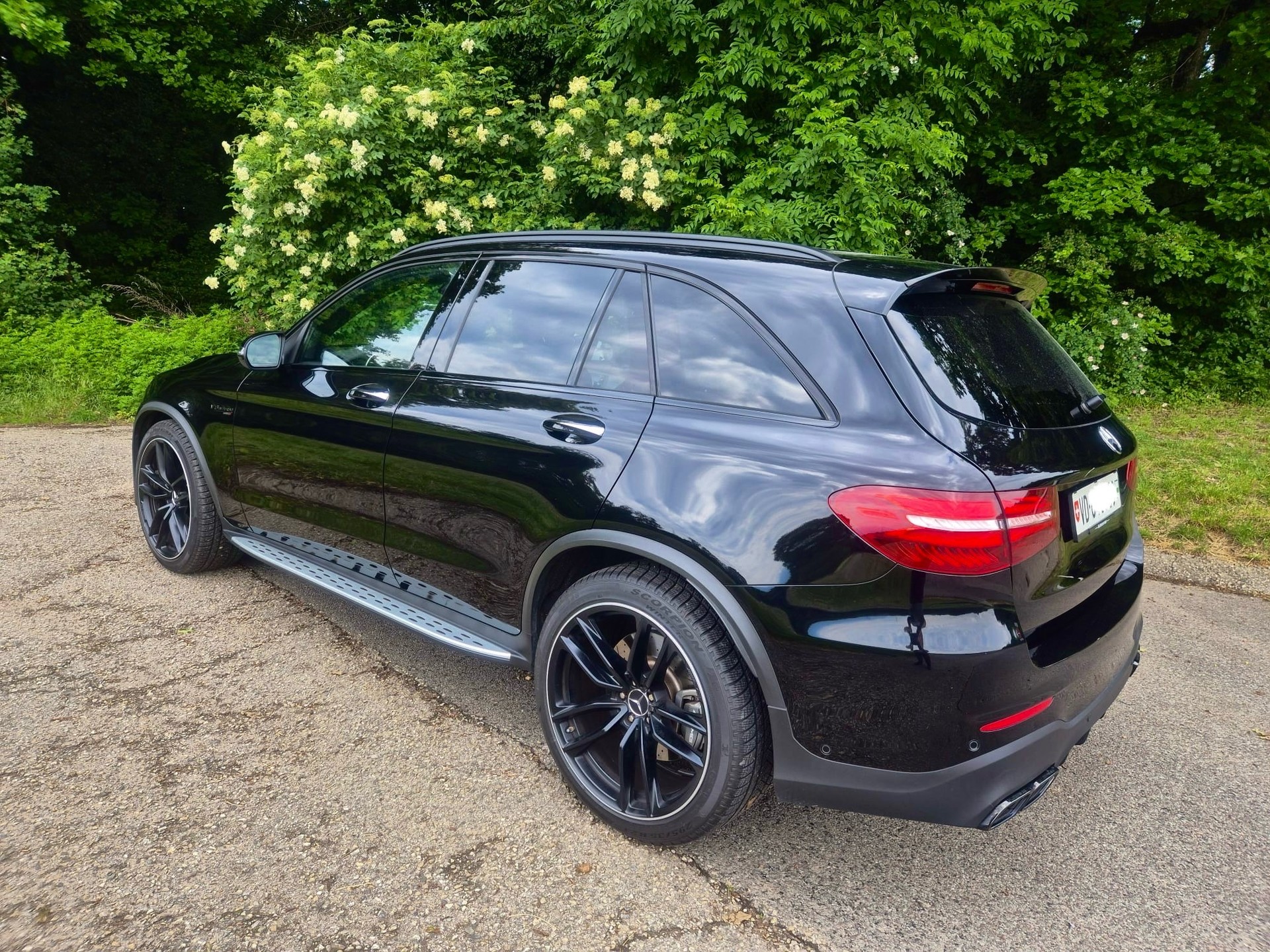 MERCEDES-BENZ GLC 63 AMG 4Matic+ 9G-Tronic-image-5