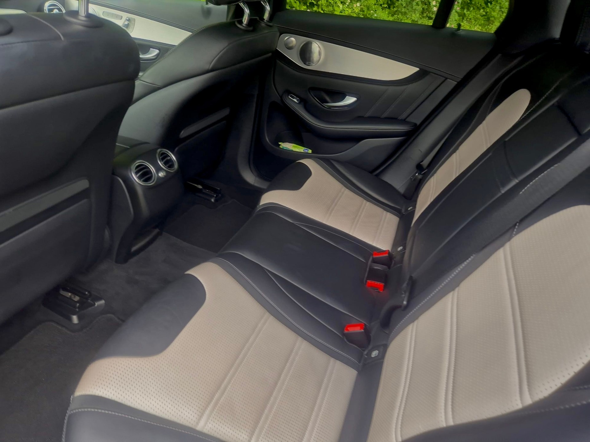 MERCEDES-BENZ GLC 63 AMG 4Matic+ 9G-Tronic-image-12