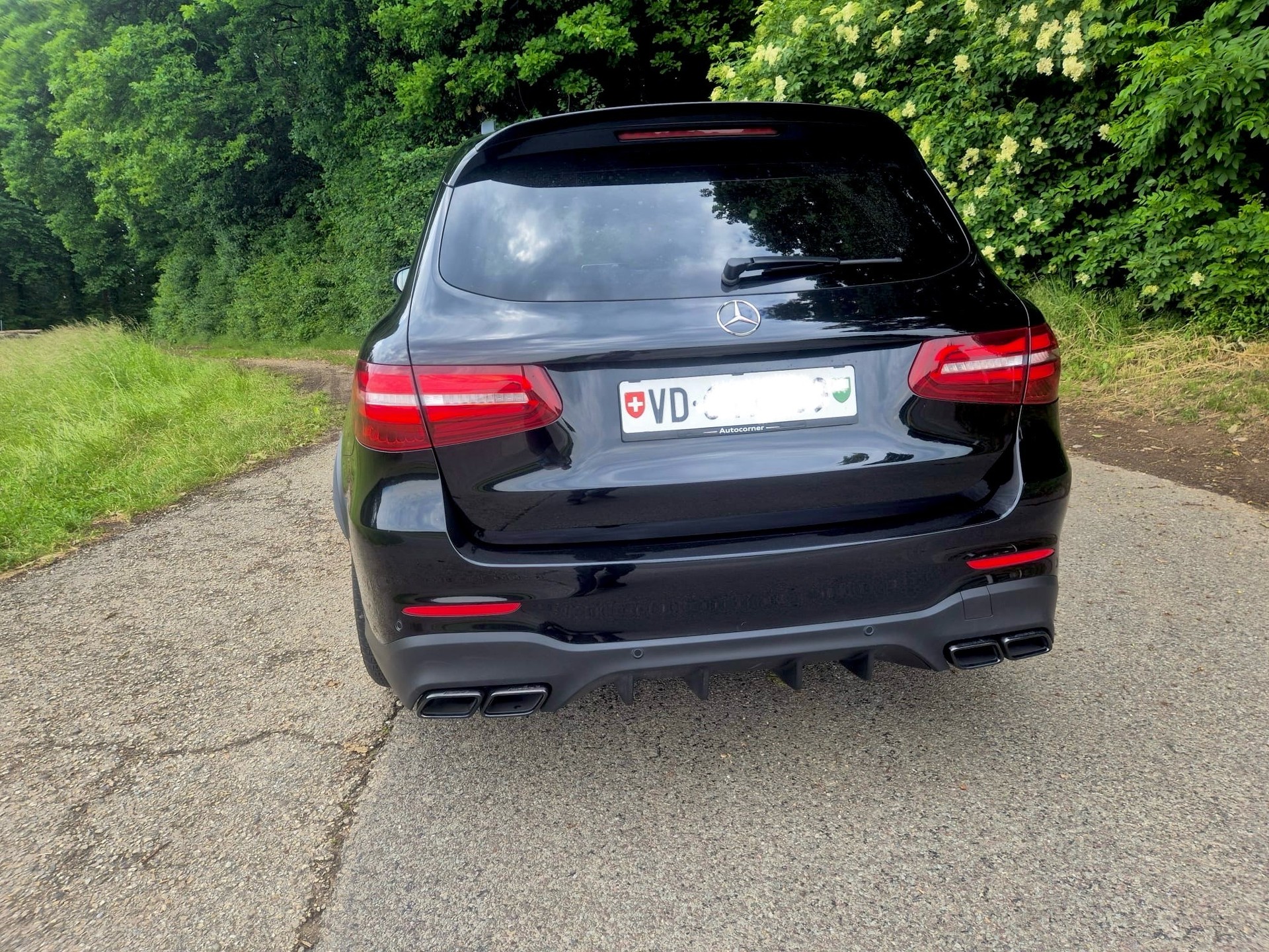 MERCEDES-BENZ GLC 63 AMG 4Matic+ 9G-Tronic-image-4