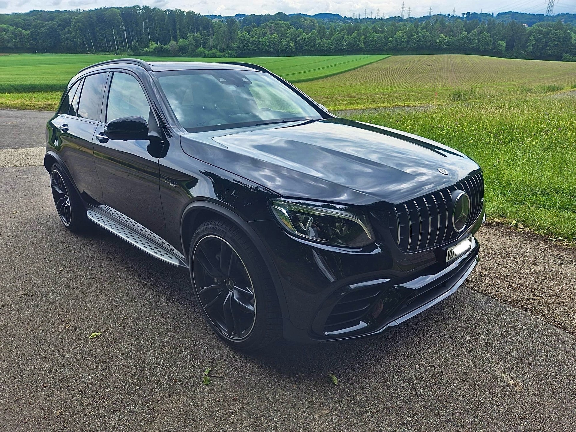 MERCEDES-BENZ GLC 63 AMG 4Matic+ 9G-Tronic-image-3