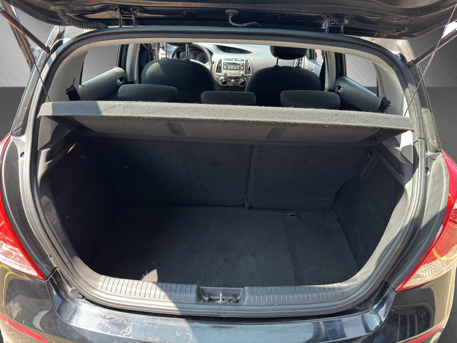 HYUNDAI i20 1.4-image-11