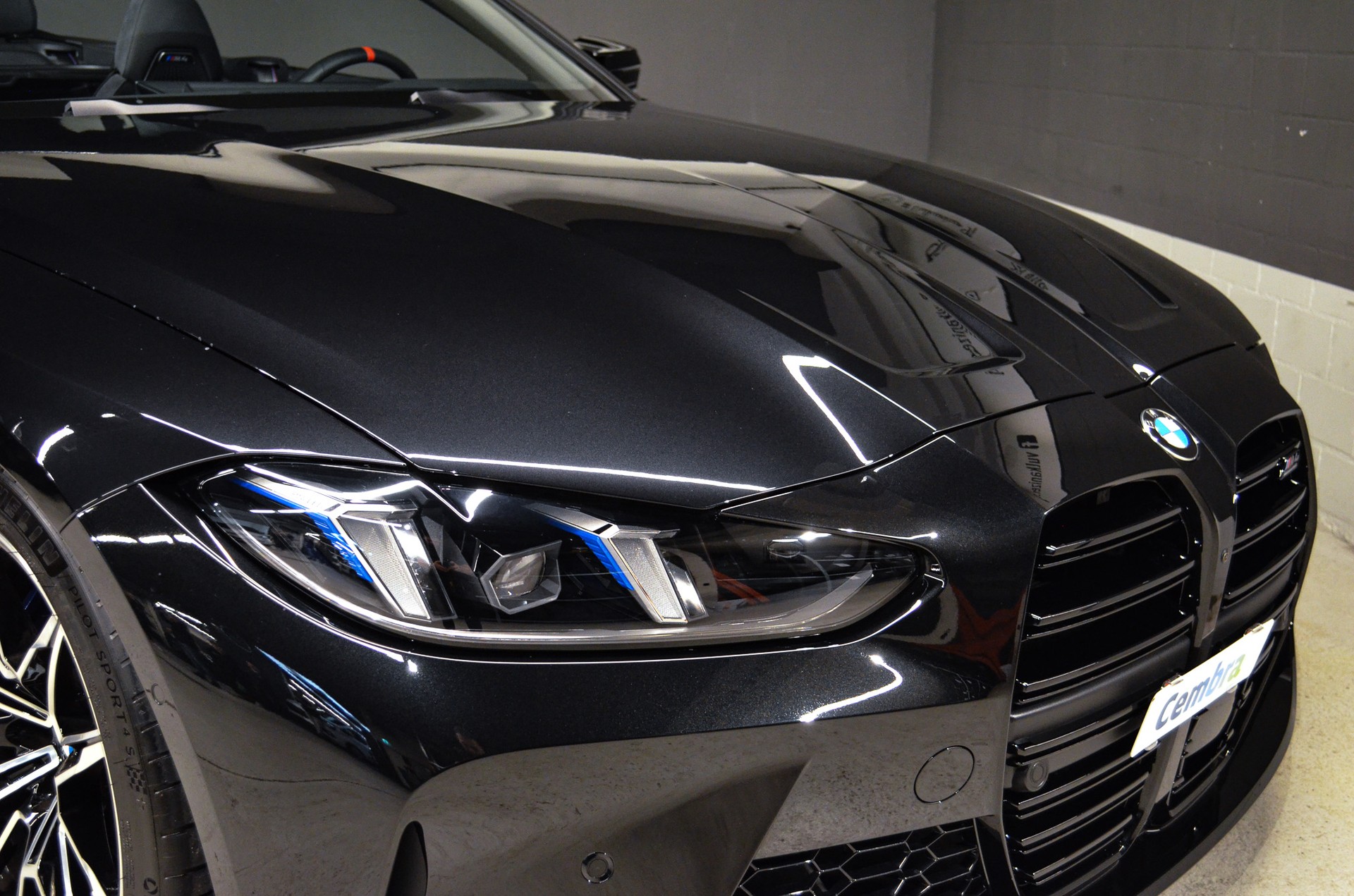 BMW M4 Cabrio Competition M xDrive-image-5
