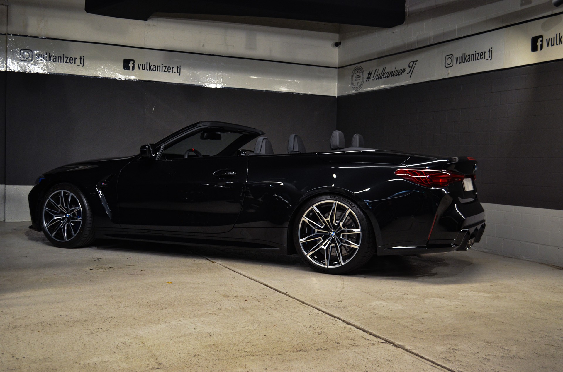 BMW M4 Cabrio Competition M xDrive-image-6