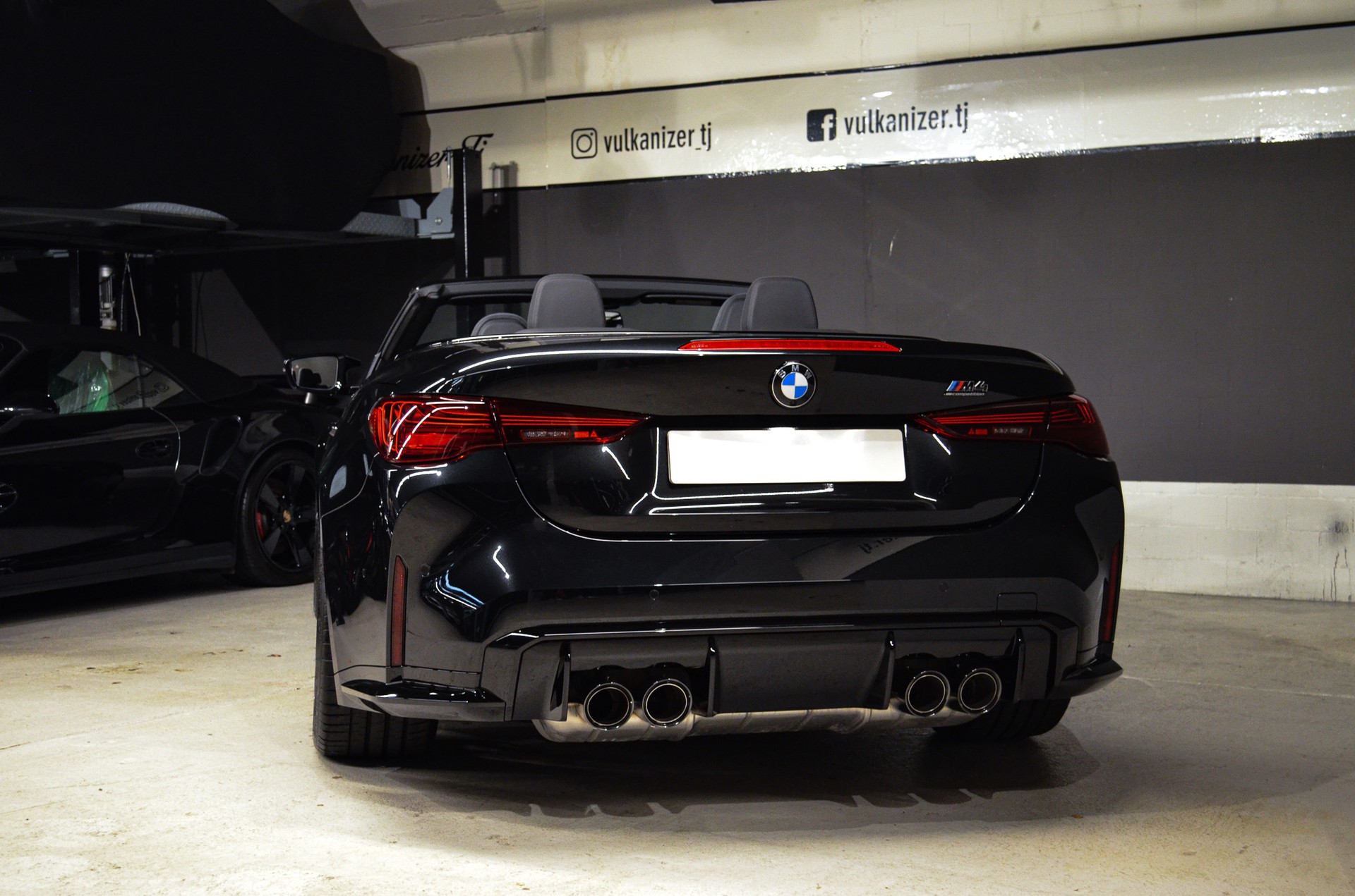 BMW M4 Cabrio Competition M xDrive-image-9