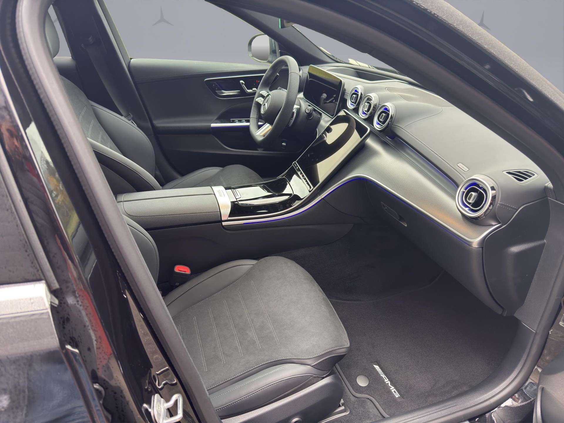 MERCEDES-BENZ C 220 d Swiss Star AMG Line 4matic-image-15
