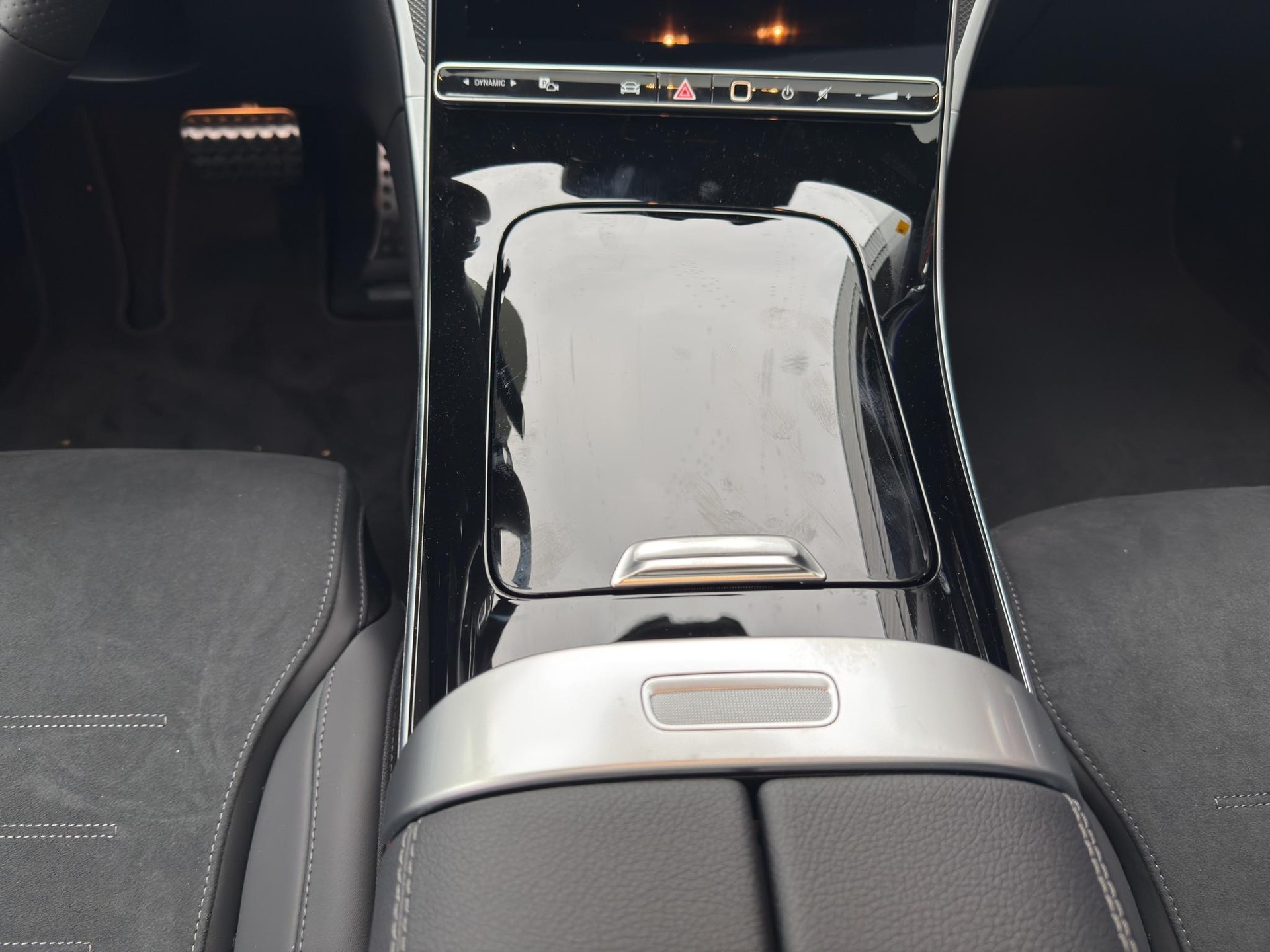 MERCEDES-BENZ C 220 d Swiss Star AMG Line 4matic-image-13