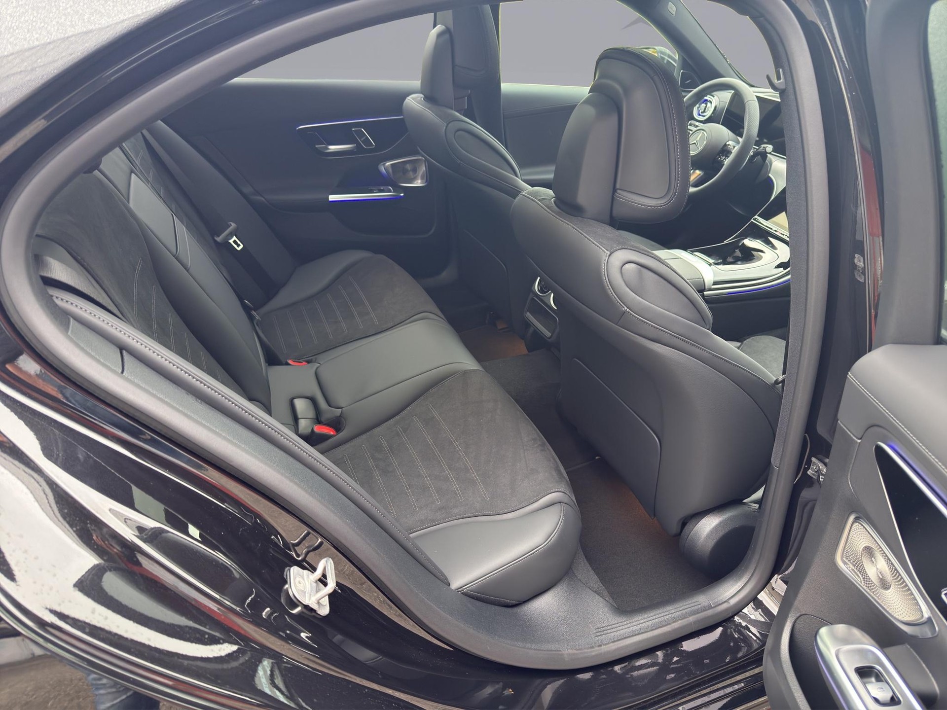 MERCEDES-BENZ C 220 d Swiss Star AMG Line 4matic-image-16