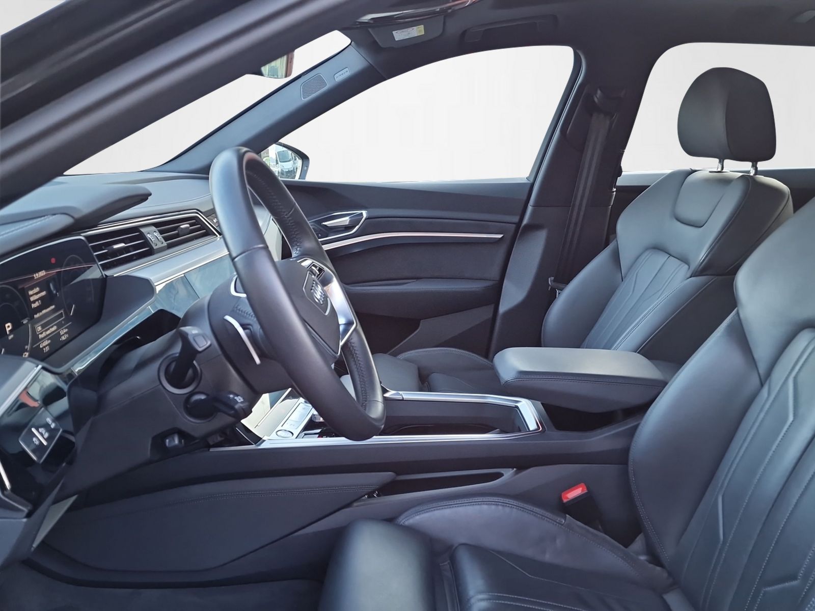 AUDI e-tron 55 Advanced quattro-image-7