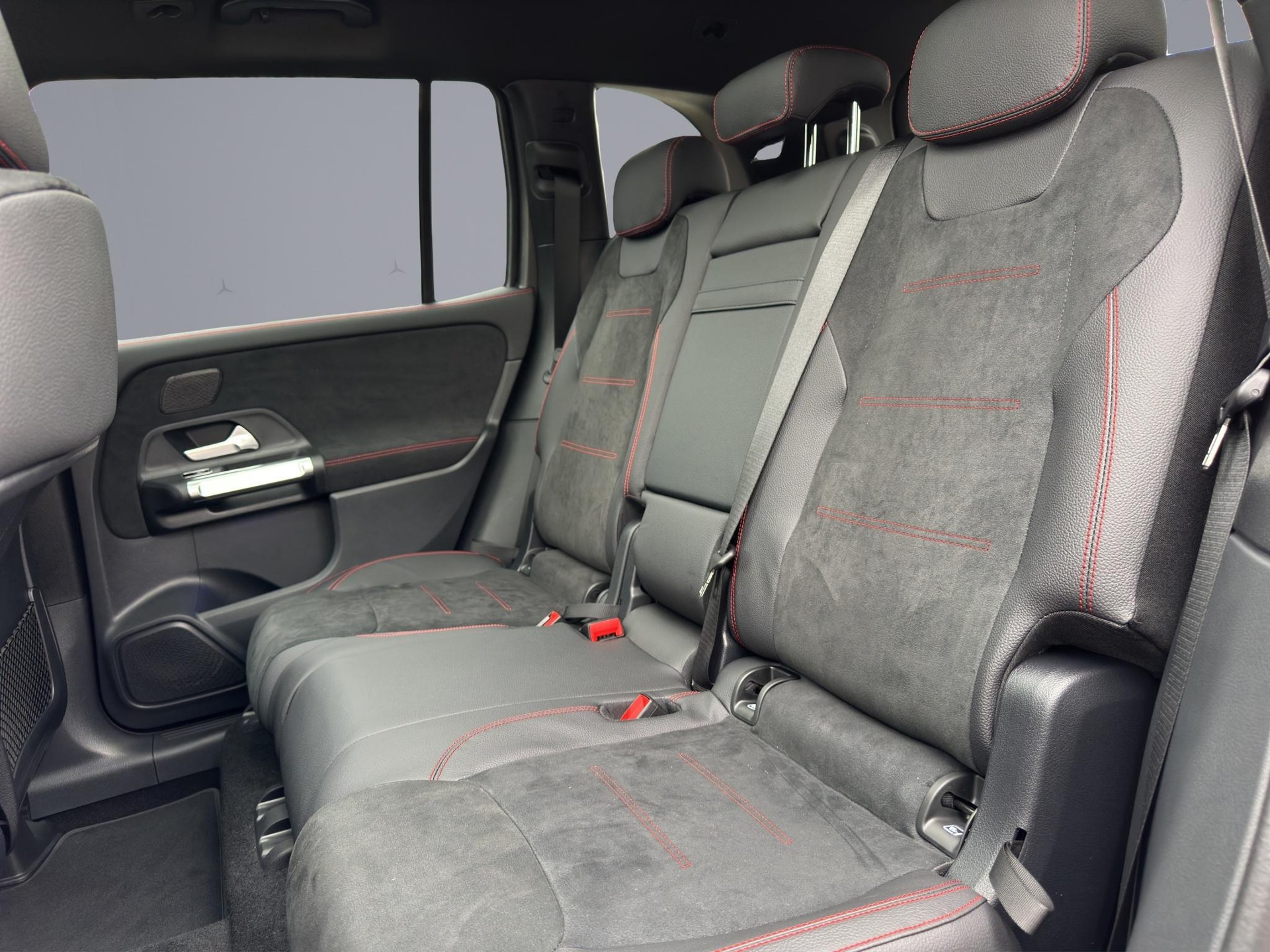 MERCEDES-BENZ GLB 35 AMG 4matic-image-7