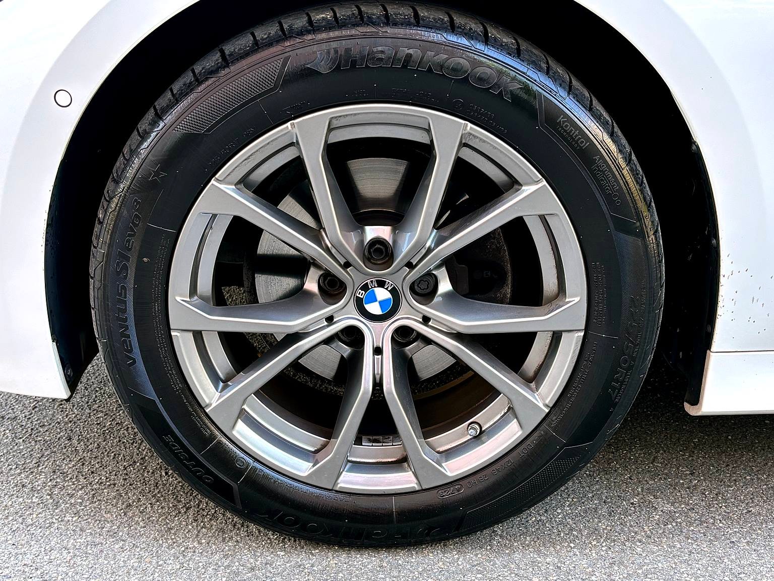 BMW 320i Touring Advantage Steptronic-image-9