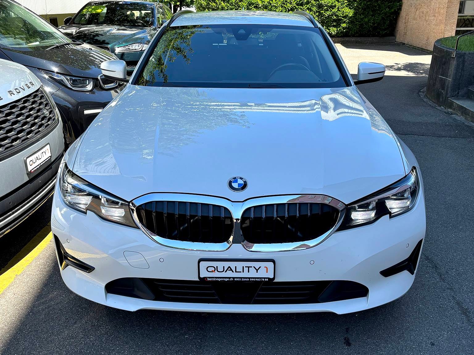 BMW 320i Touring Advantage Steptronic-image-1