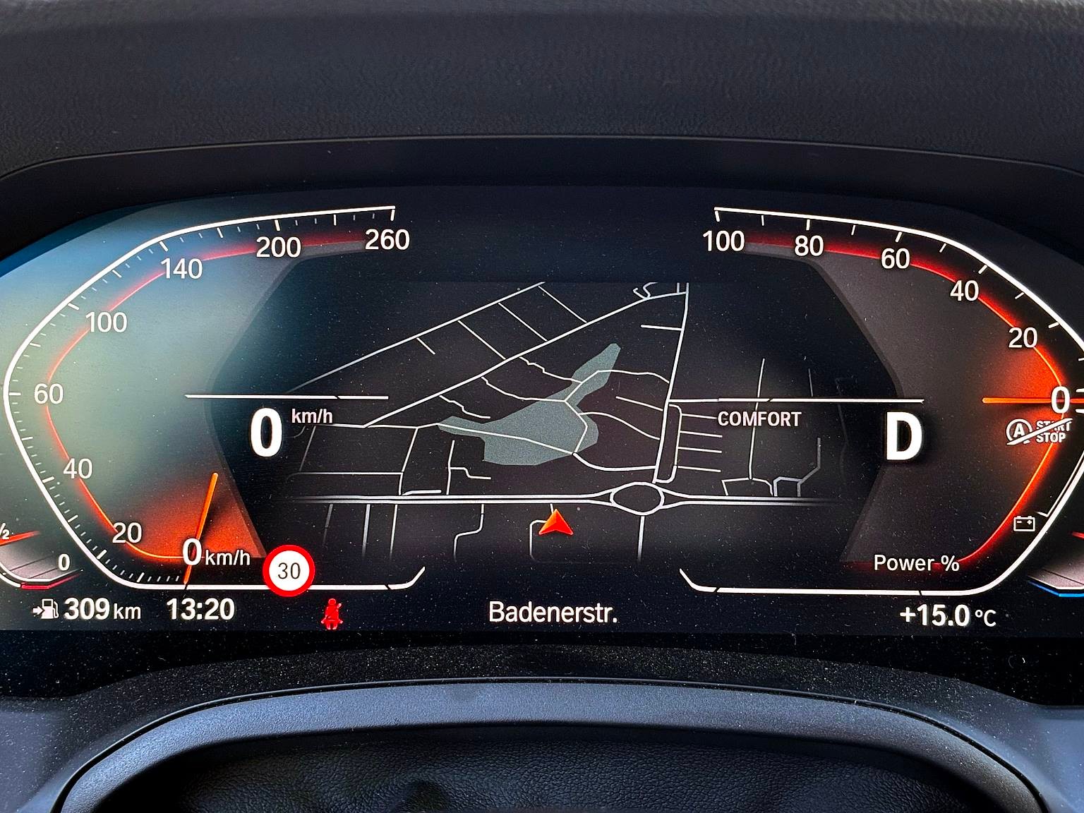 BMW 320i Touring Advantage Steptronic-image-7