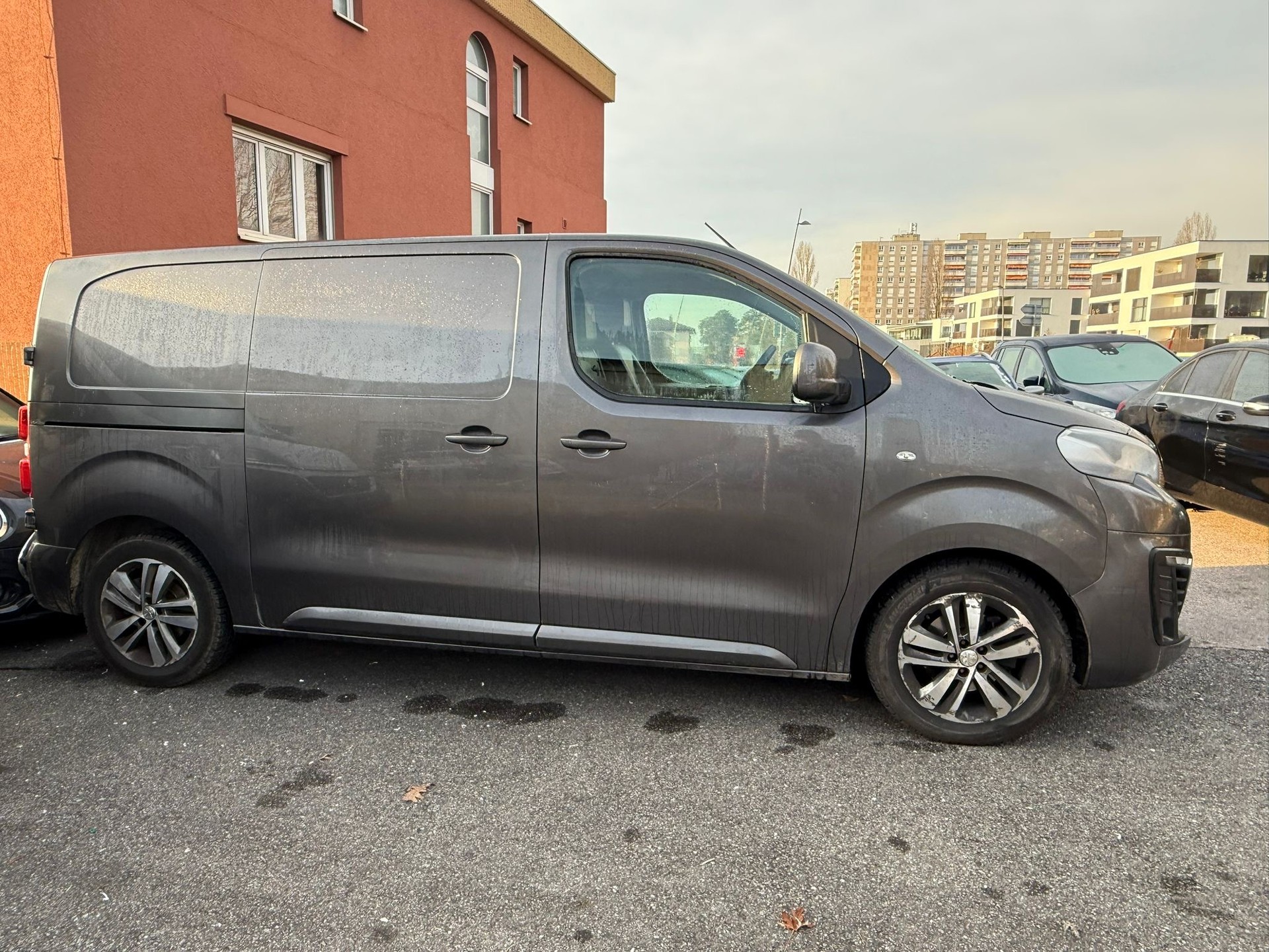 PEUGEOT Expert 2.0 BlueHDi 180 S&S Active Standard EAT6-image-3