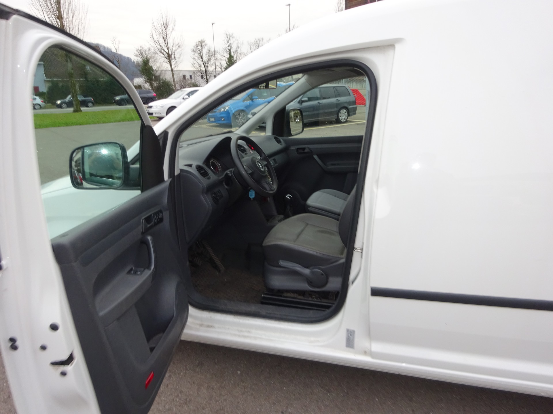 VW Caddy 1.6 TDI-image-8
